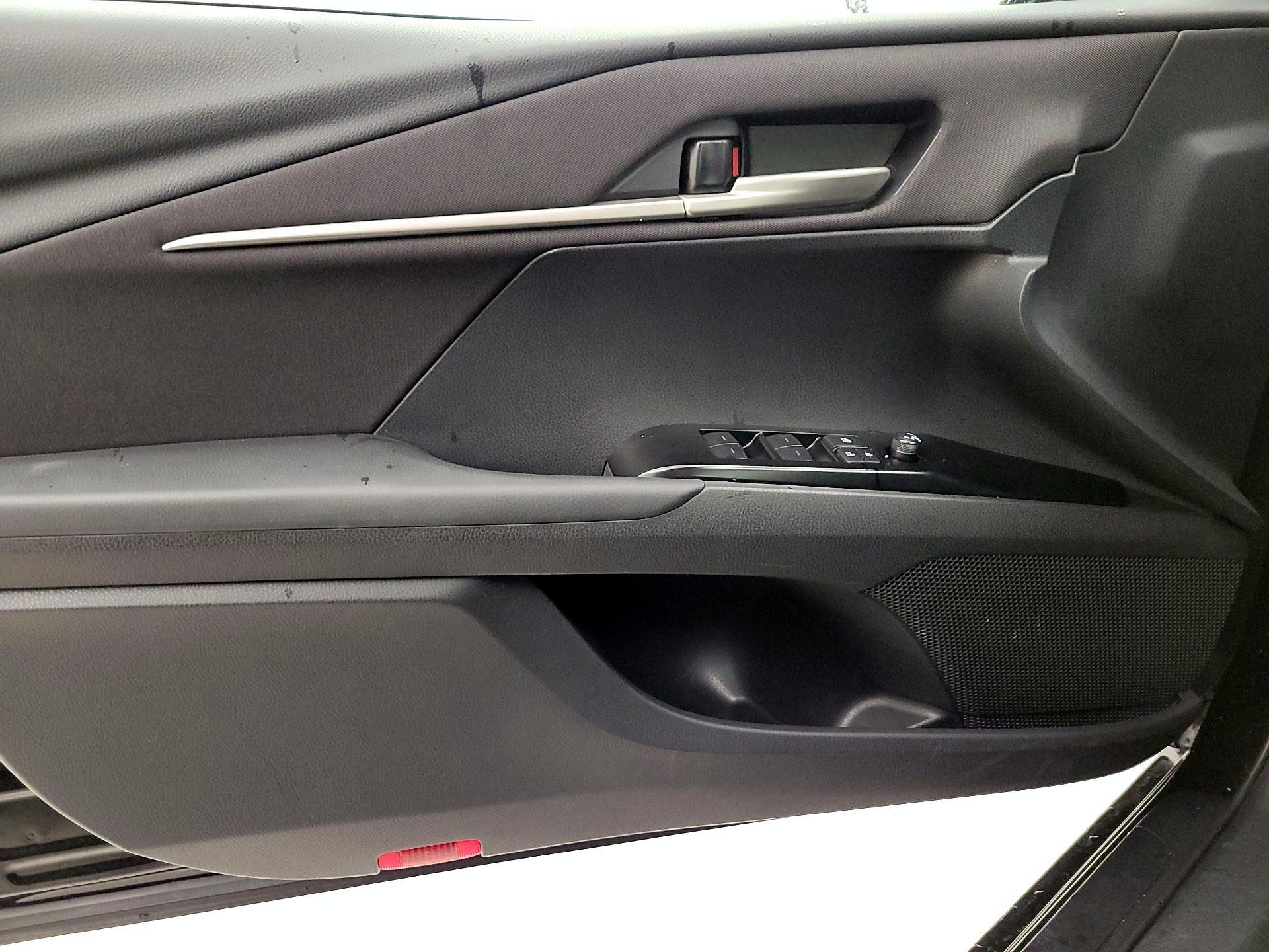 Thumbnail: 2025 Toyota Camry - 12