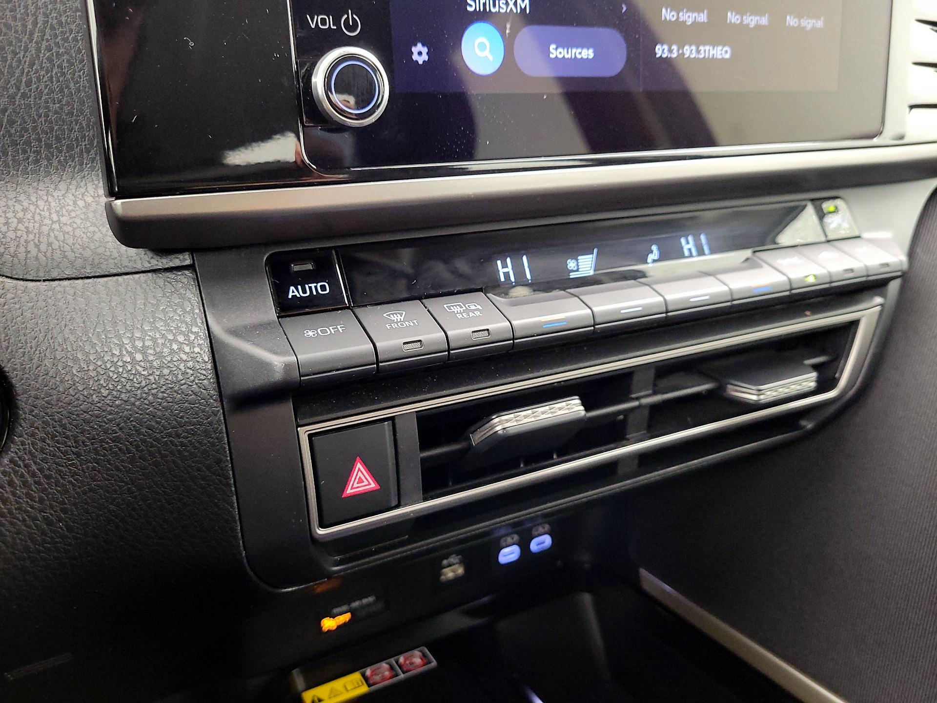 Thumbnail: 2025 Toyota Camry - 16