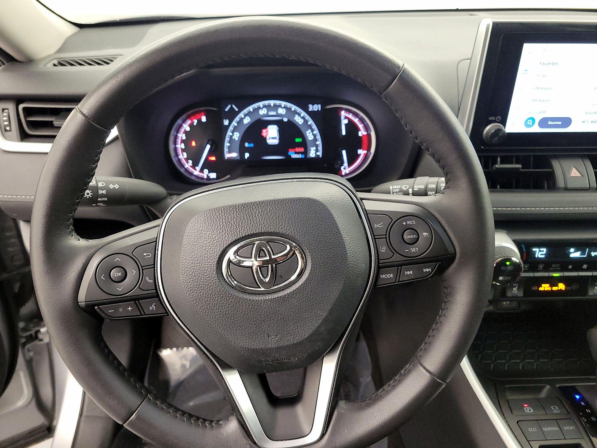 Thumbnail: 2025 Toyota RAV4 - 10