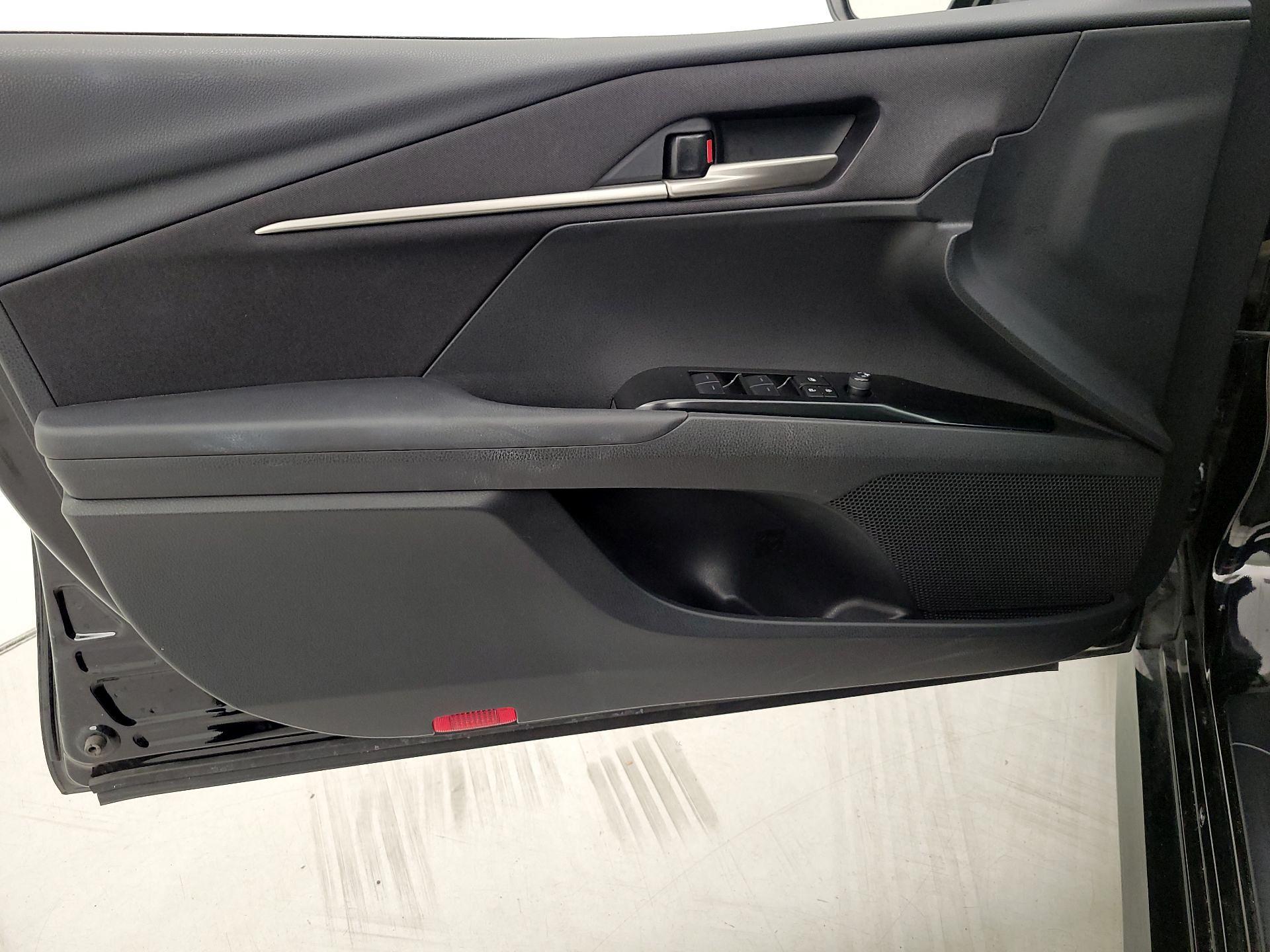 Thumbnail: 2025 Toyota Camry - 12