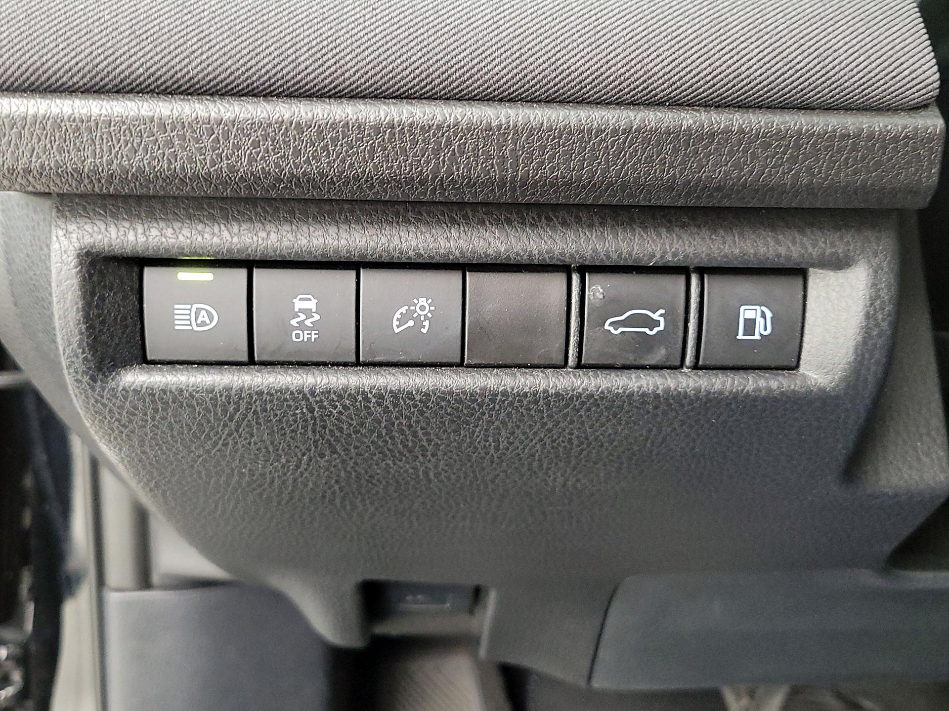 Thumbnail: 2025 Toyota Camry - 13