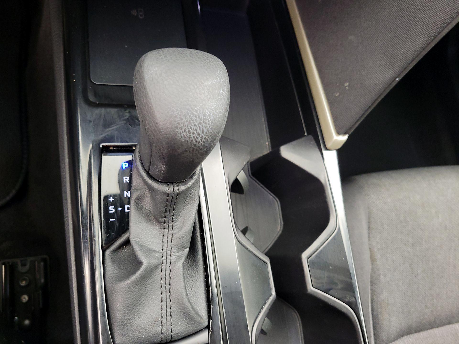 Thumbnail: 2025 Toyota Camry - 17