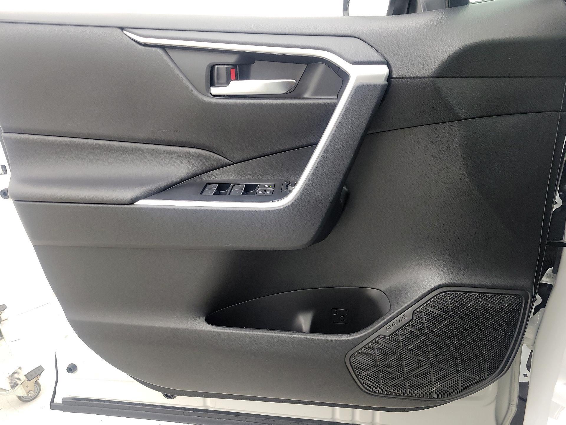 Thumbnail: 2025 Toyota RAV4 - 12