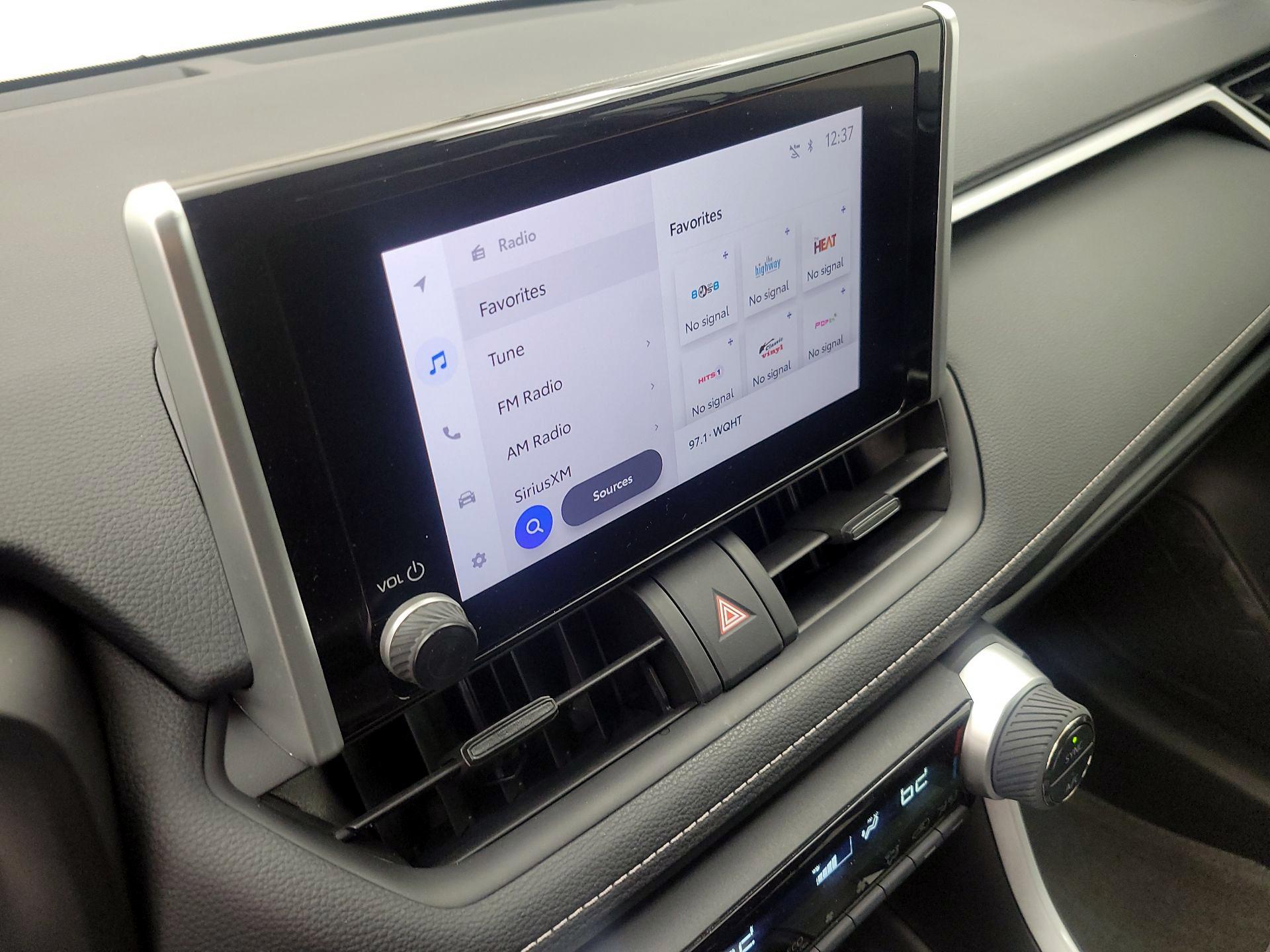 Thumbnail: 2025 Toyota RAV4 - 15