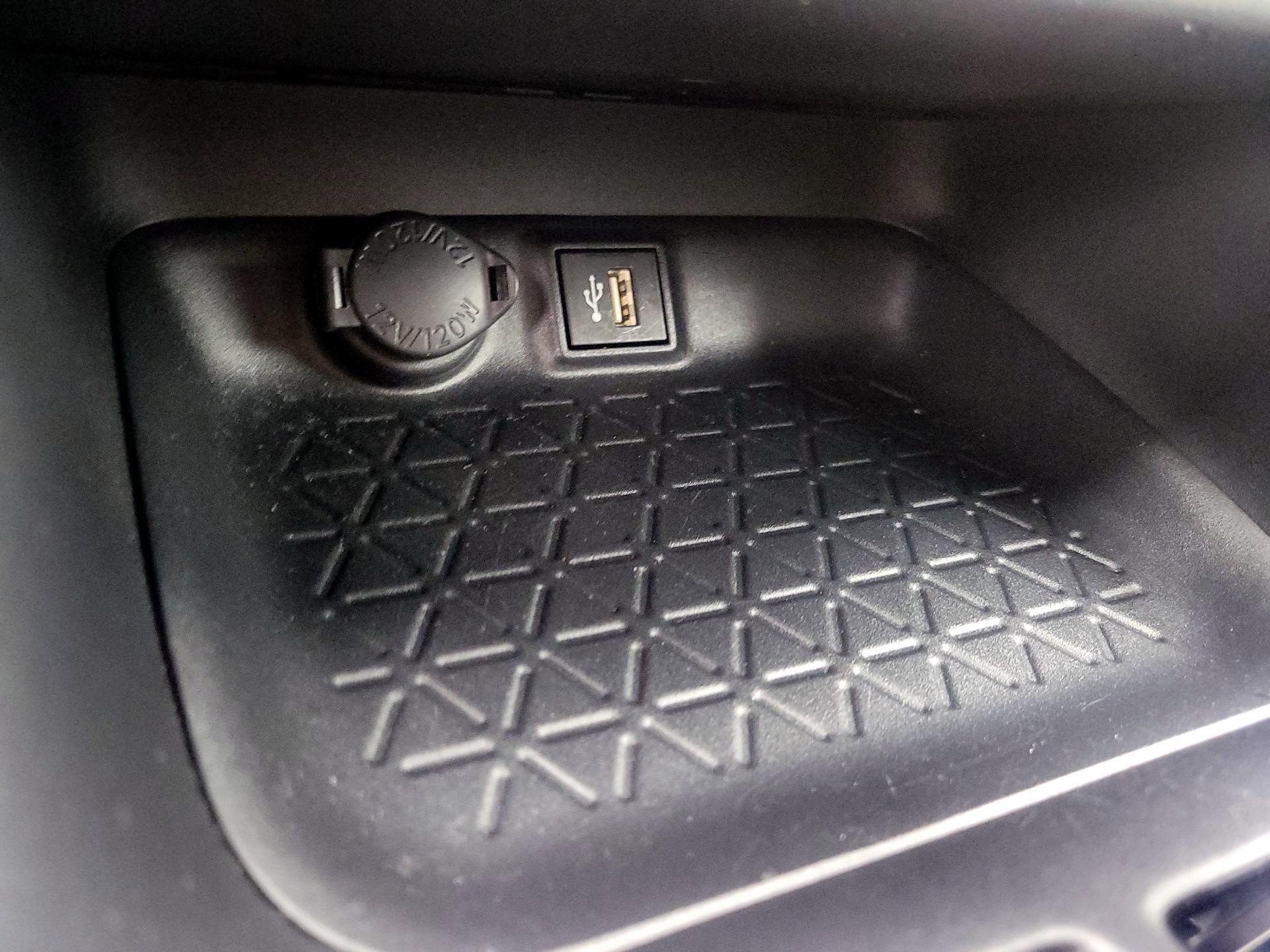 Thumbnail: 2025 Toyota RAV4 - 18