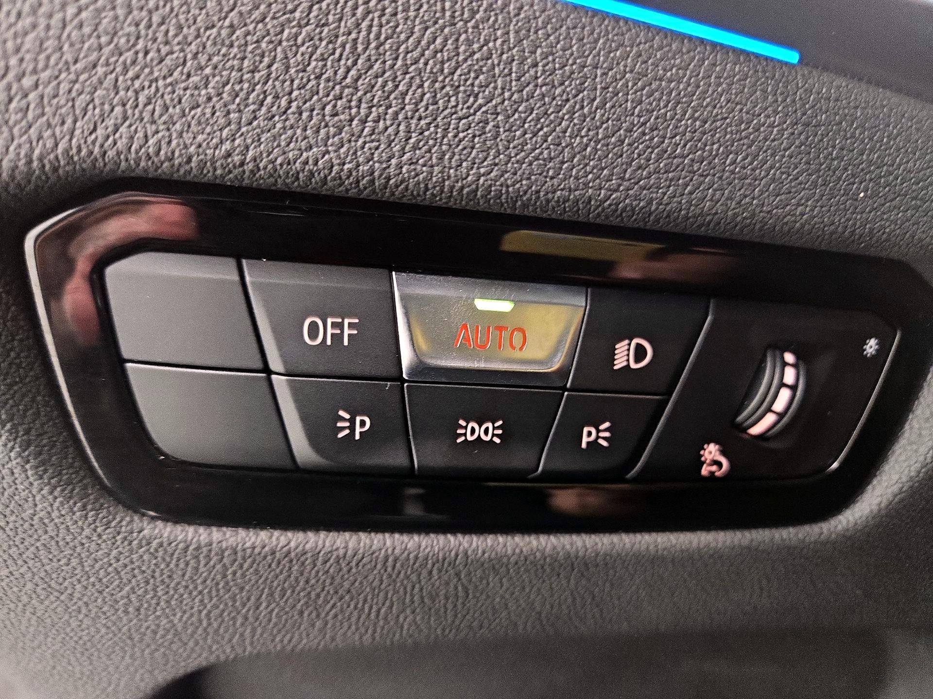 Thumbnail: 2024 BMW 3 Series - 13