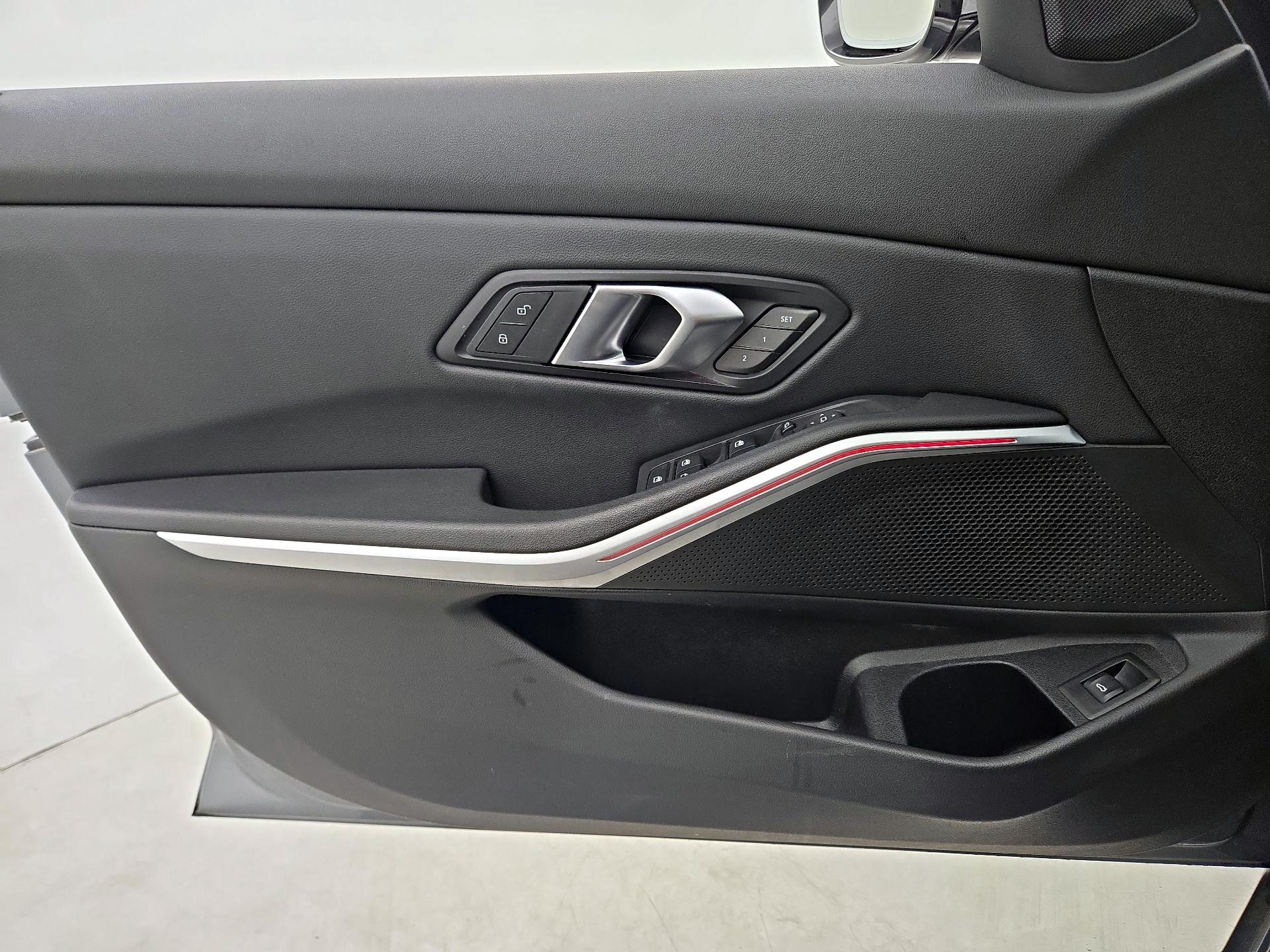 Thumbnail: 2024 BMW 3 Series - 12