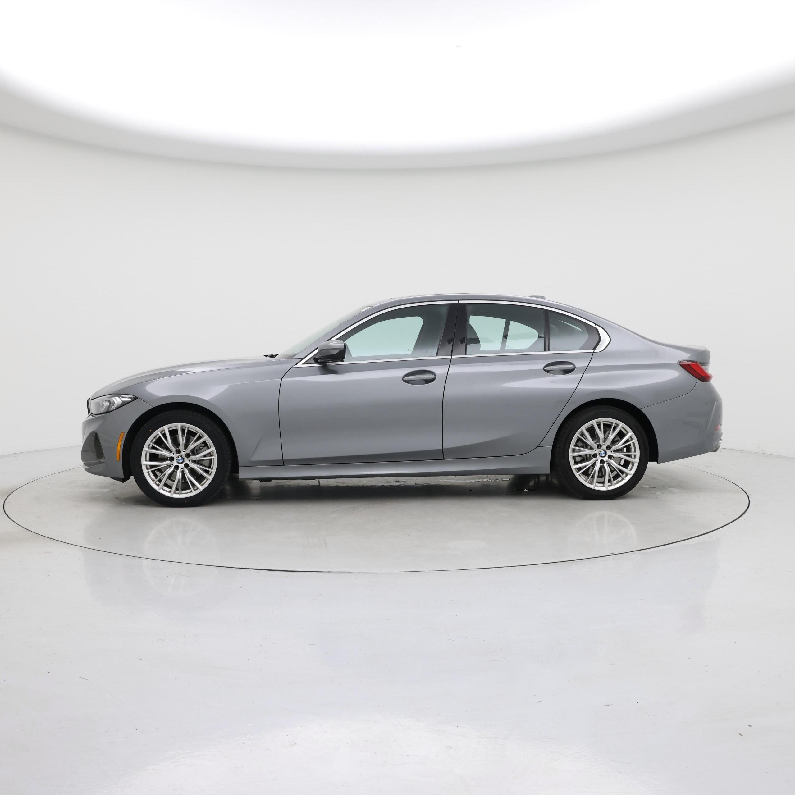 Thumbnail: 2024 BMW 3 Series - 3