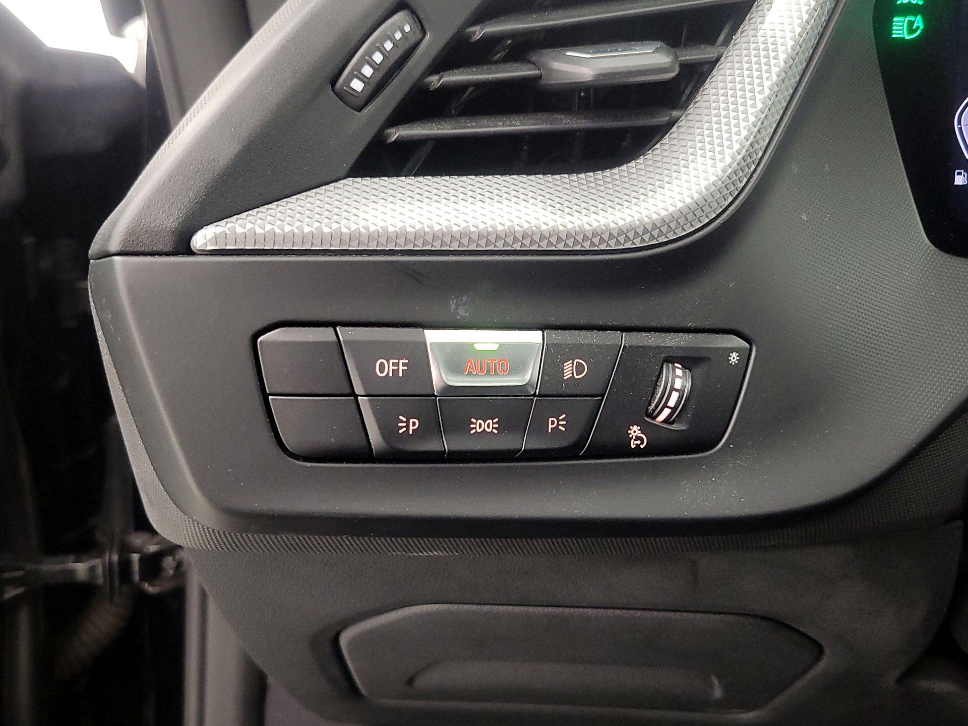 Thumbnail: 2024 BMW 2 Series - 13