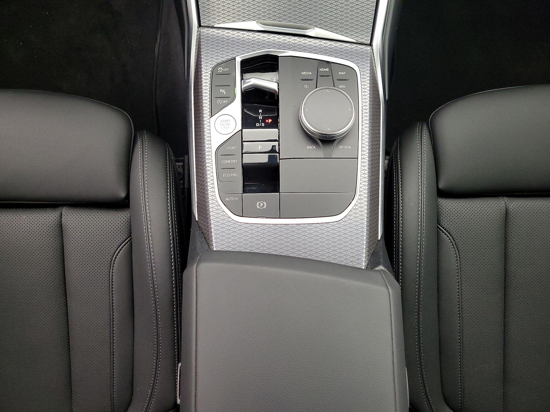 Thumbnail: 2025 BMW 4 Series - 18