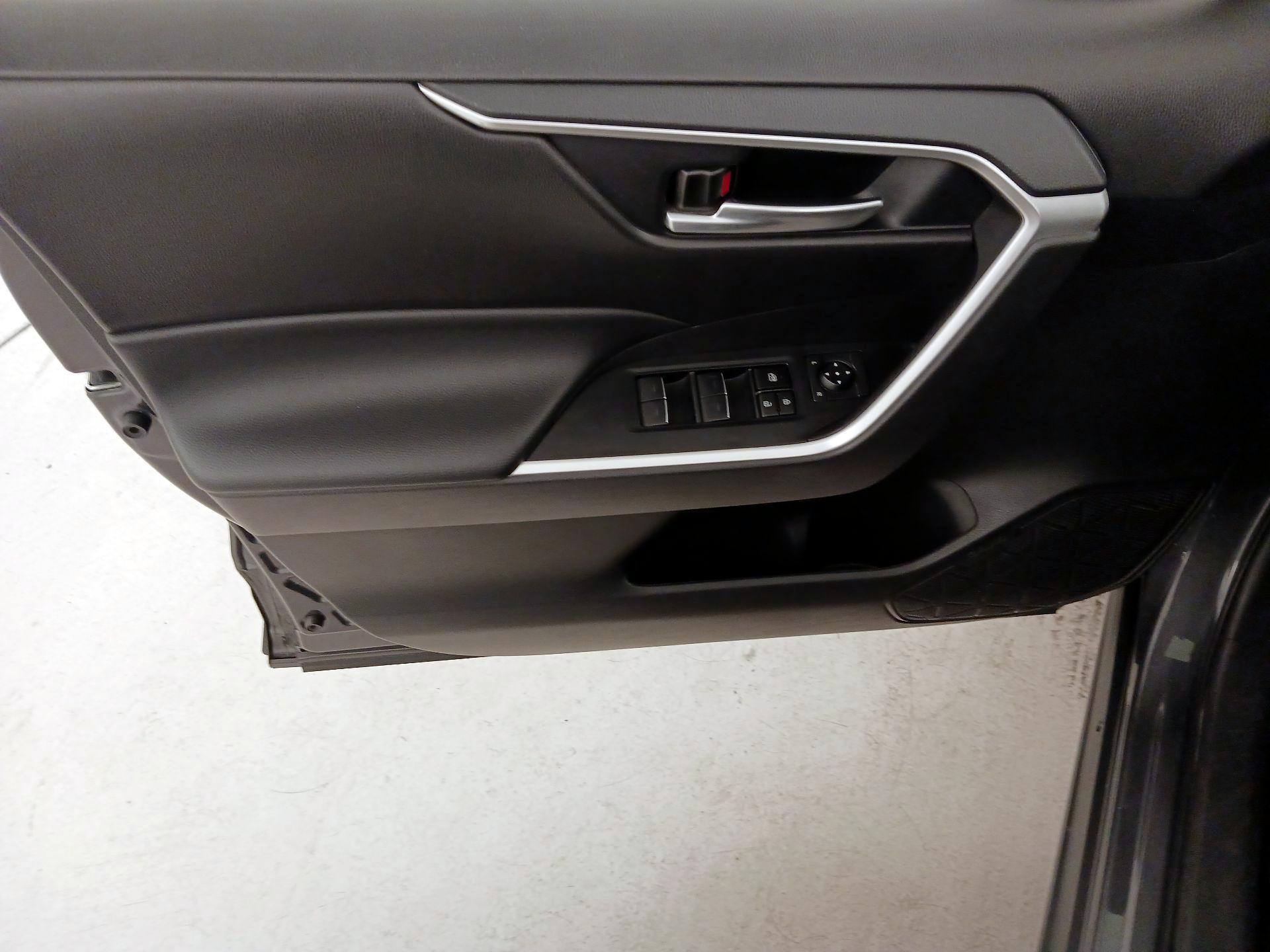 Thumbnail: 2024 Toyota RAV4 - 12