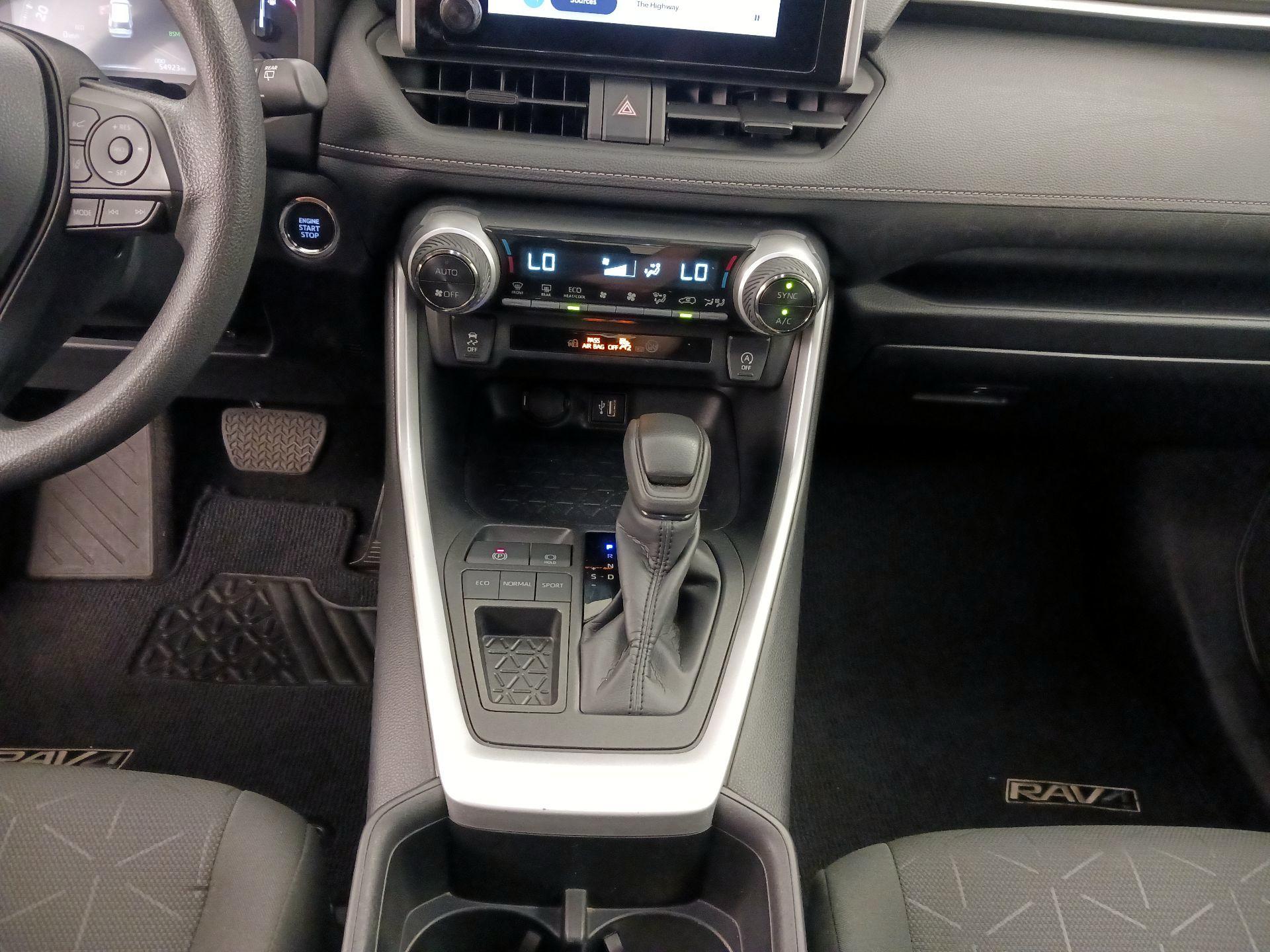 Thumbnail: 2024 Toyota RAV4 - 17