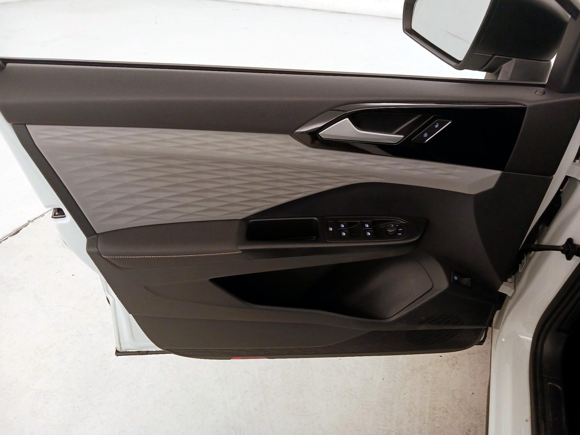 Thumbnail: 2024 Volkswagen Taos - 12