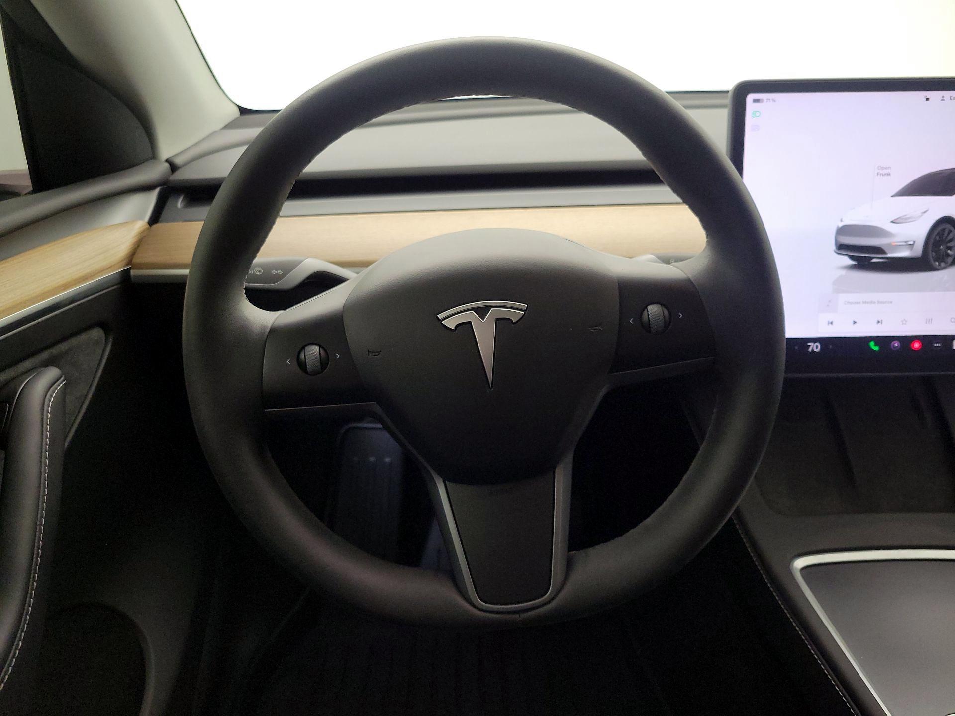 Thumbnail: 2023 Tesla Model Y - 10