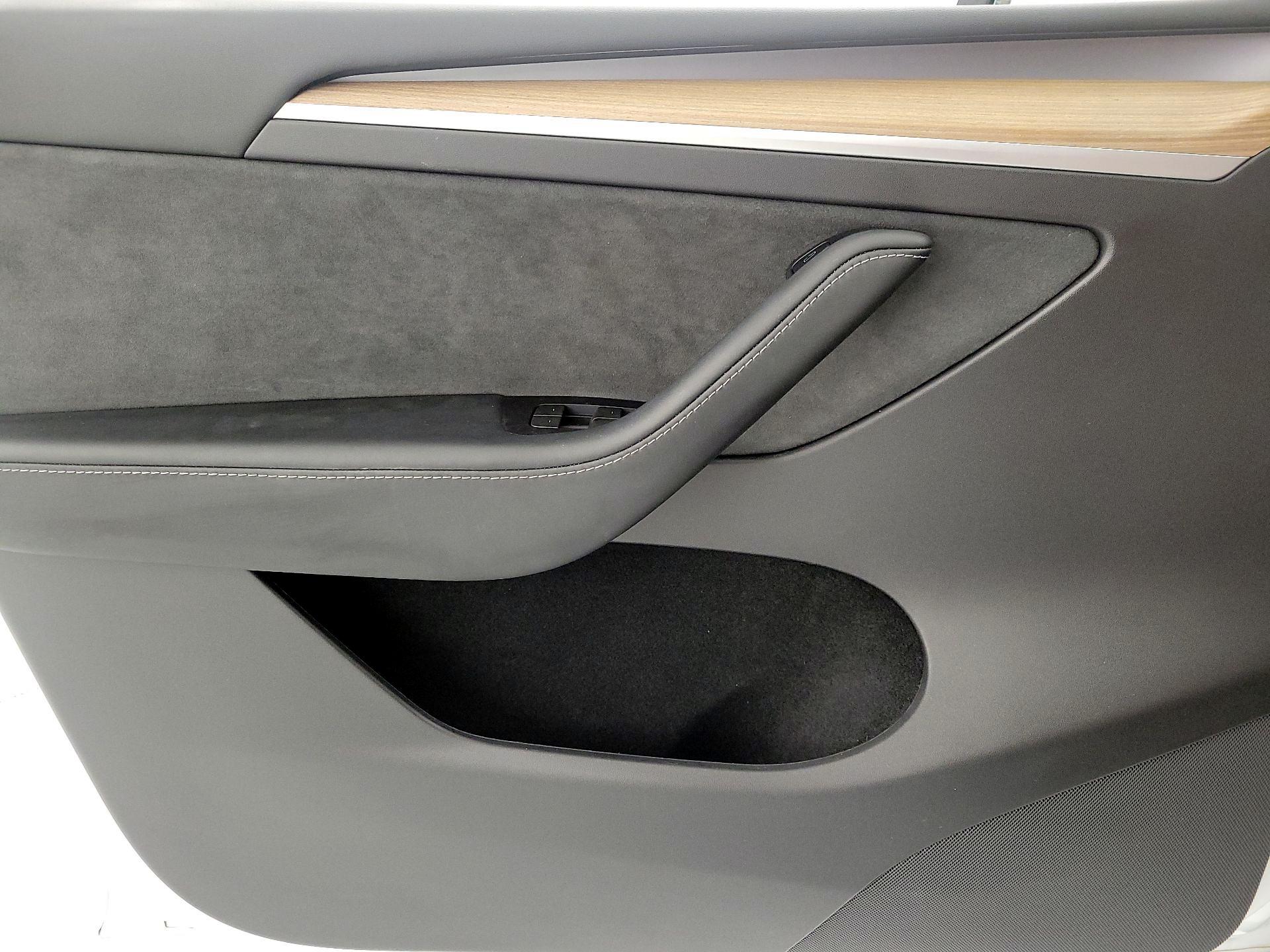 Thumbnail: 2023 Tesla Model Y - 12