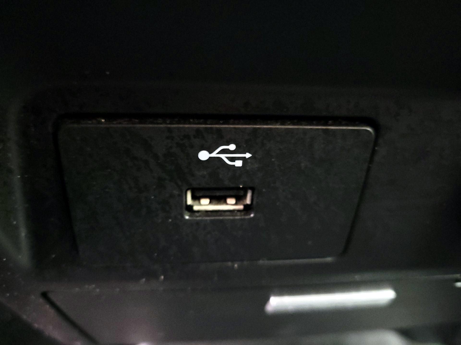 Thumbnail: 2016 Ford F-150 - 17