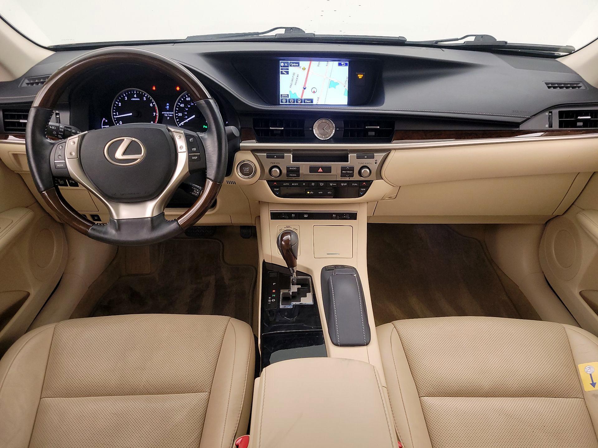 Thumbnail: 2015 Lexus ES - 9