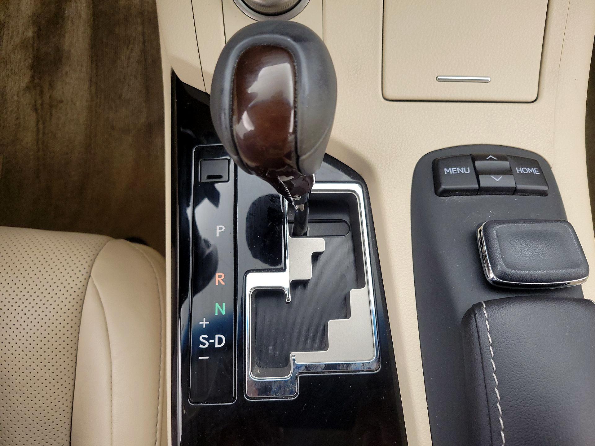 Thumbnail: 2015 Lexus ES - 18