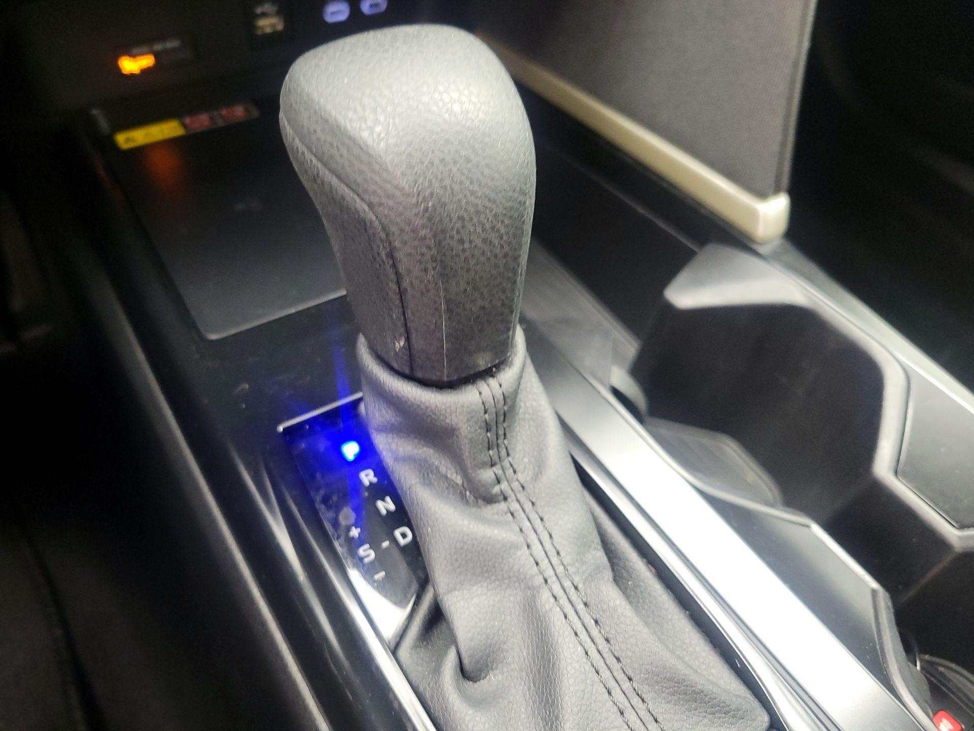 Thumbnail: 2025 Toyota Camry - 17