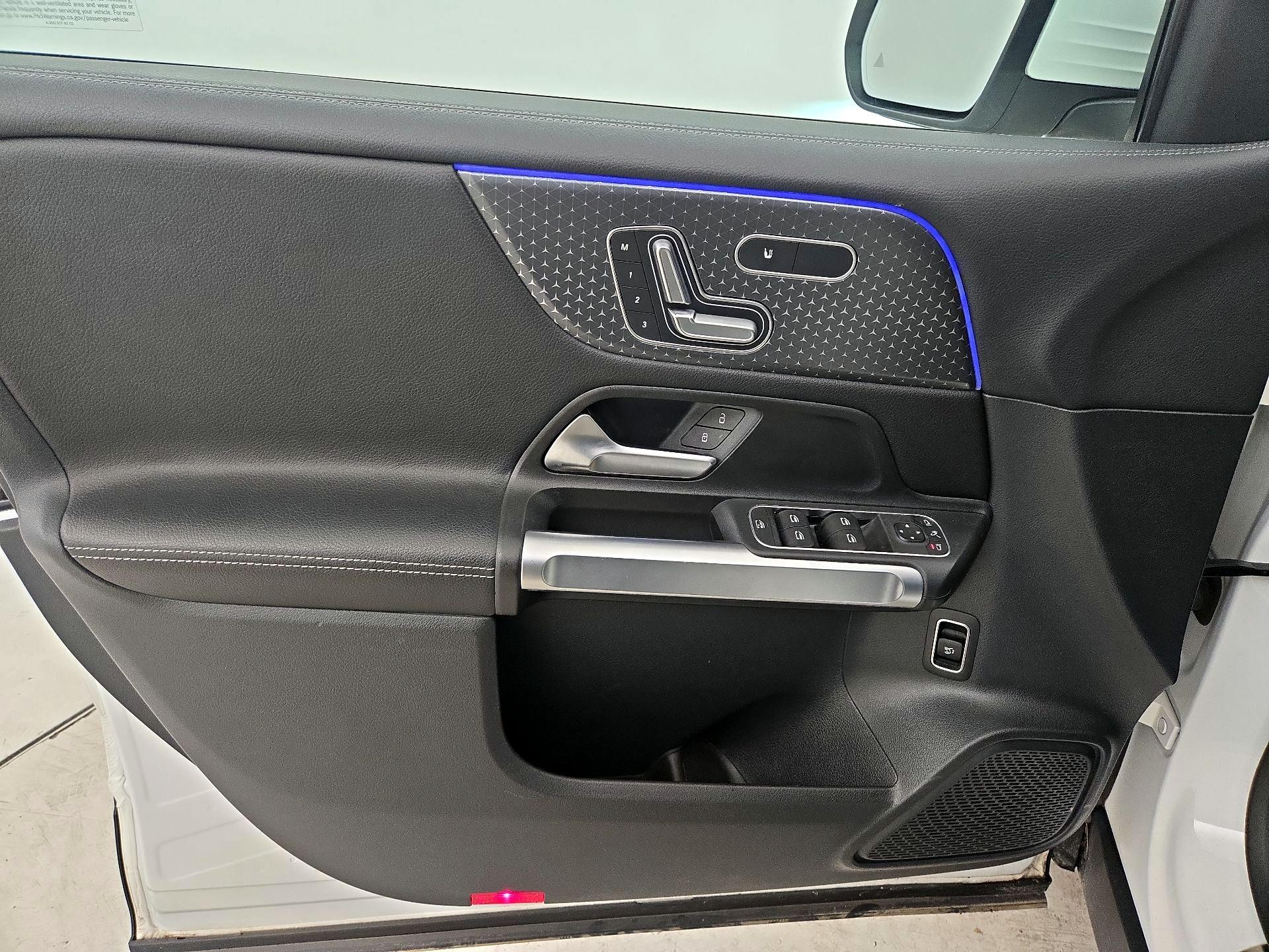 Thumbnail: 2024 Mercedes-Benz GLB - 12