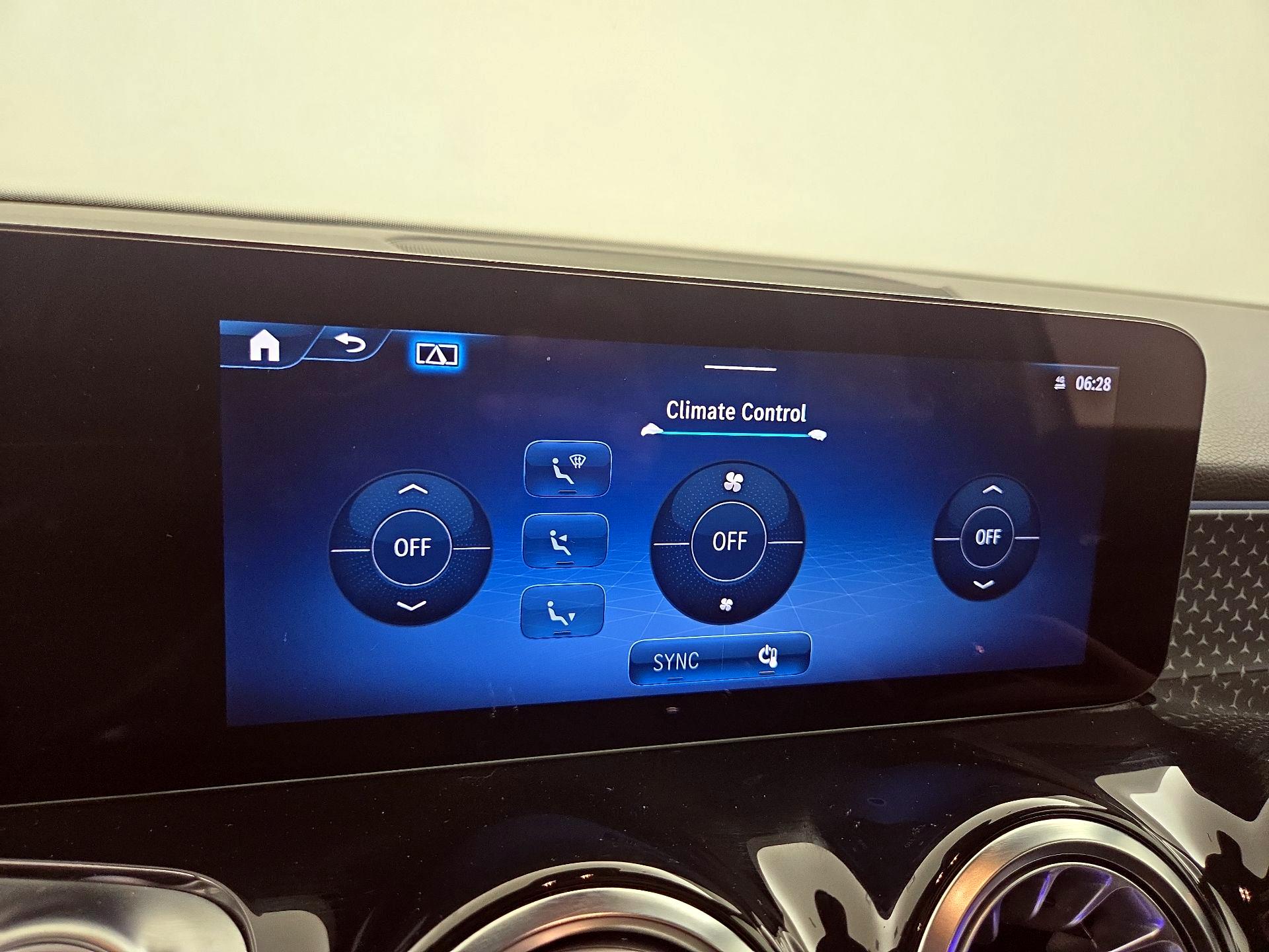 Thumbnail: 2024 Mercedes-Benz GLB - 16