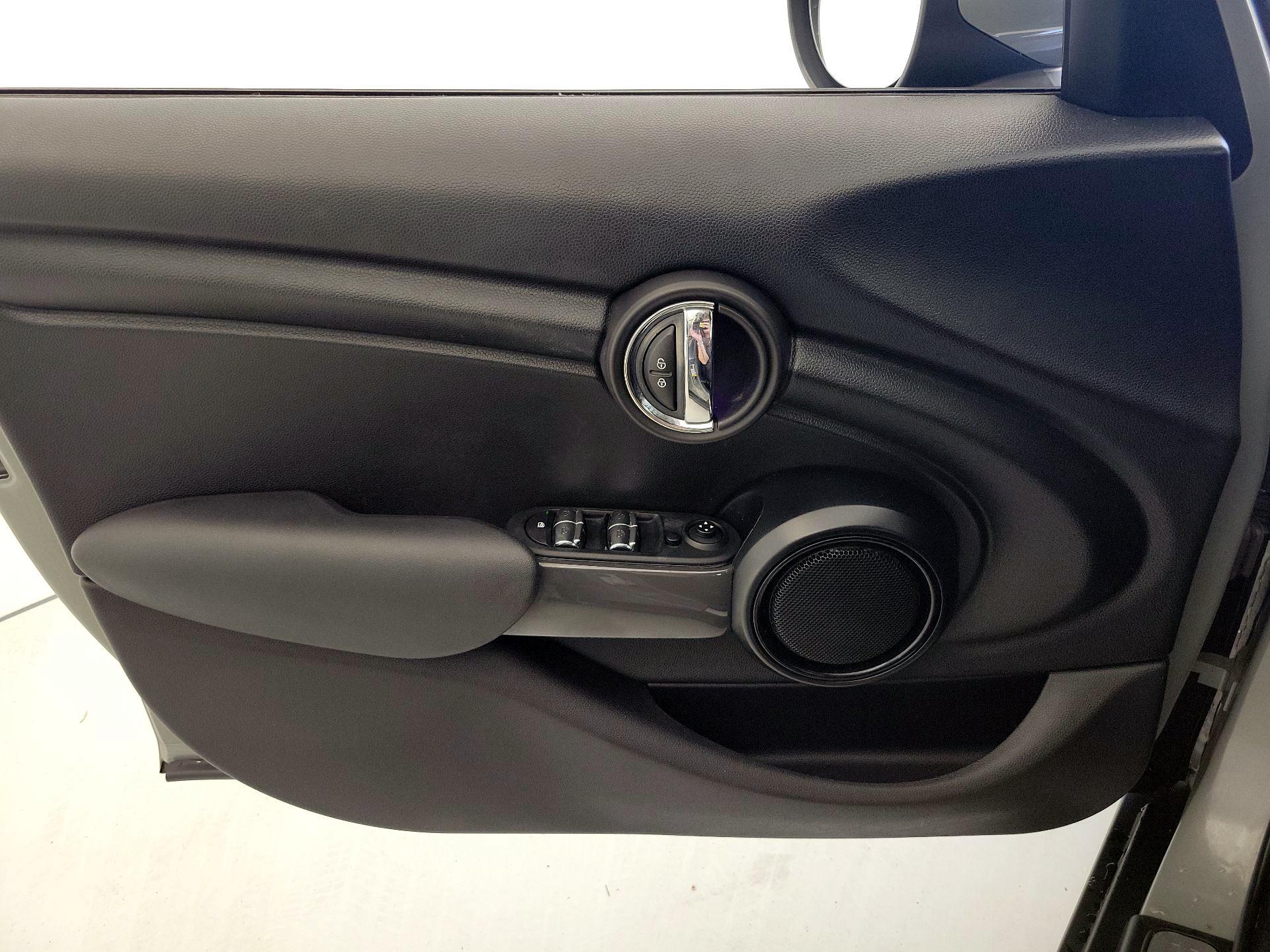 Thumbnail: 2020 MINI Cooper Hardtop - 12