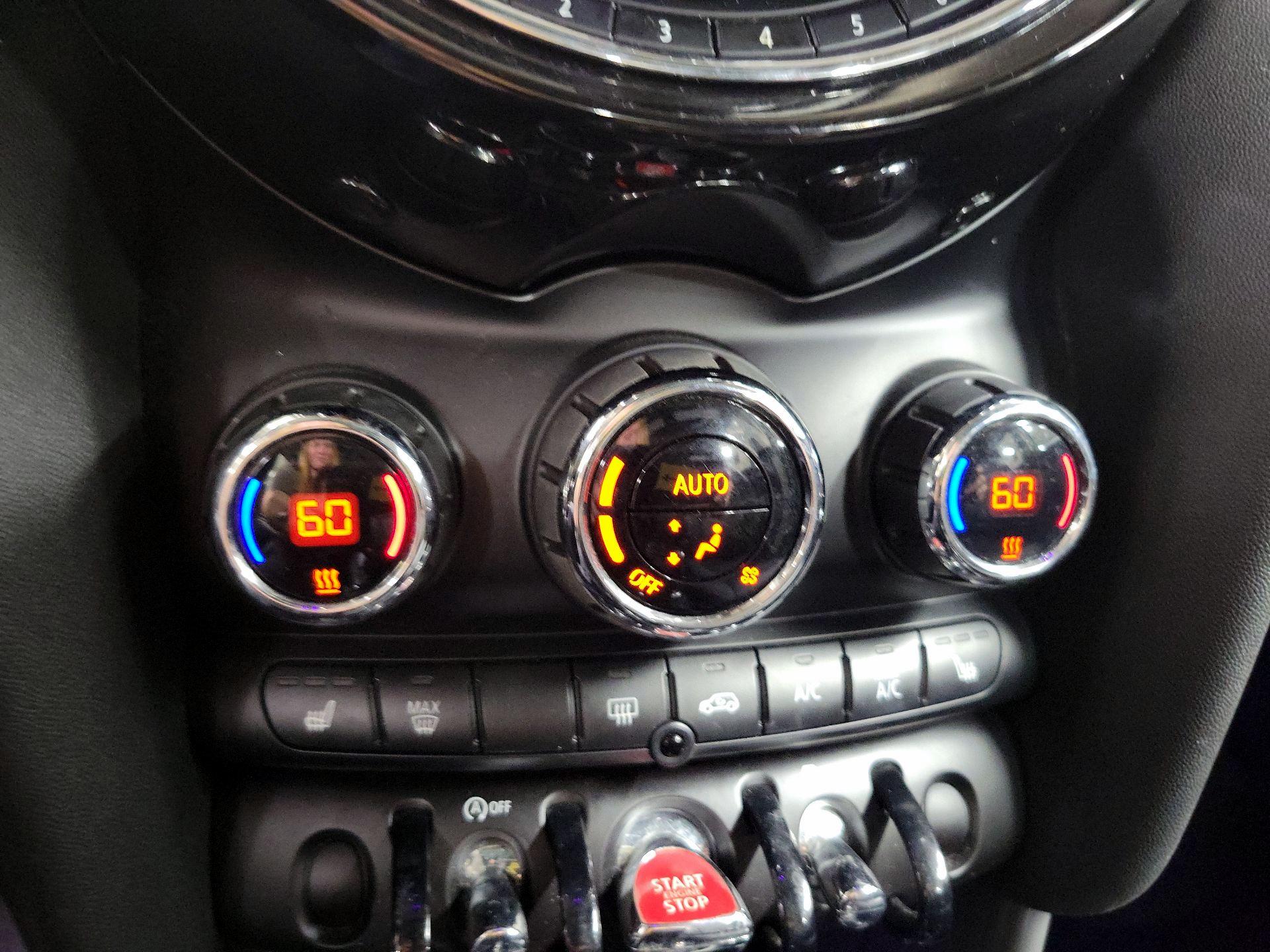 Thumbnail: 2020 MINI Cooper Hardtop - 16