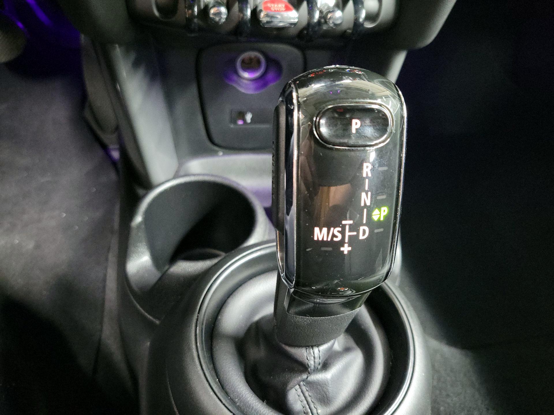 Thumbnail: 2020 MINI Cooper Hardtop - 17