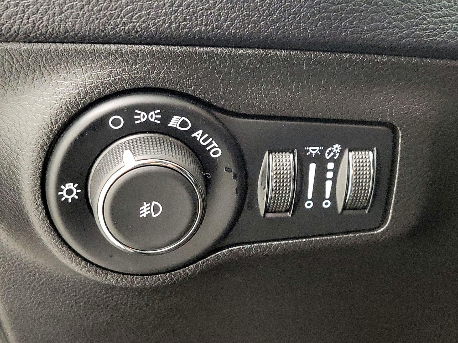 Thumbnail: 2020 Jeep Compass - 13