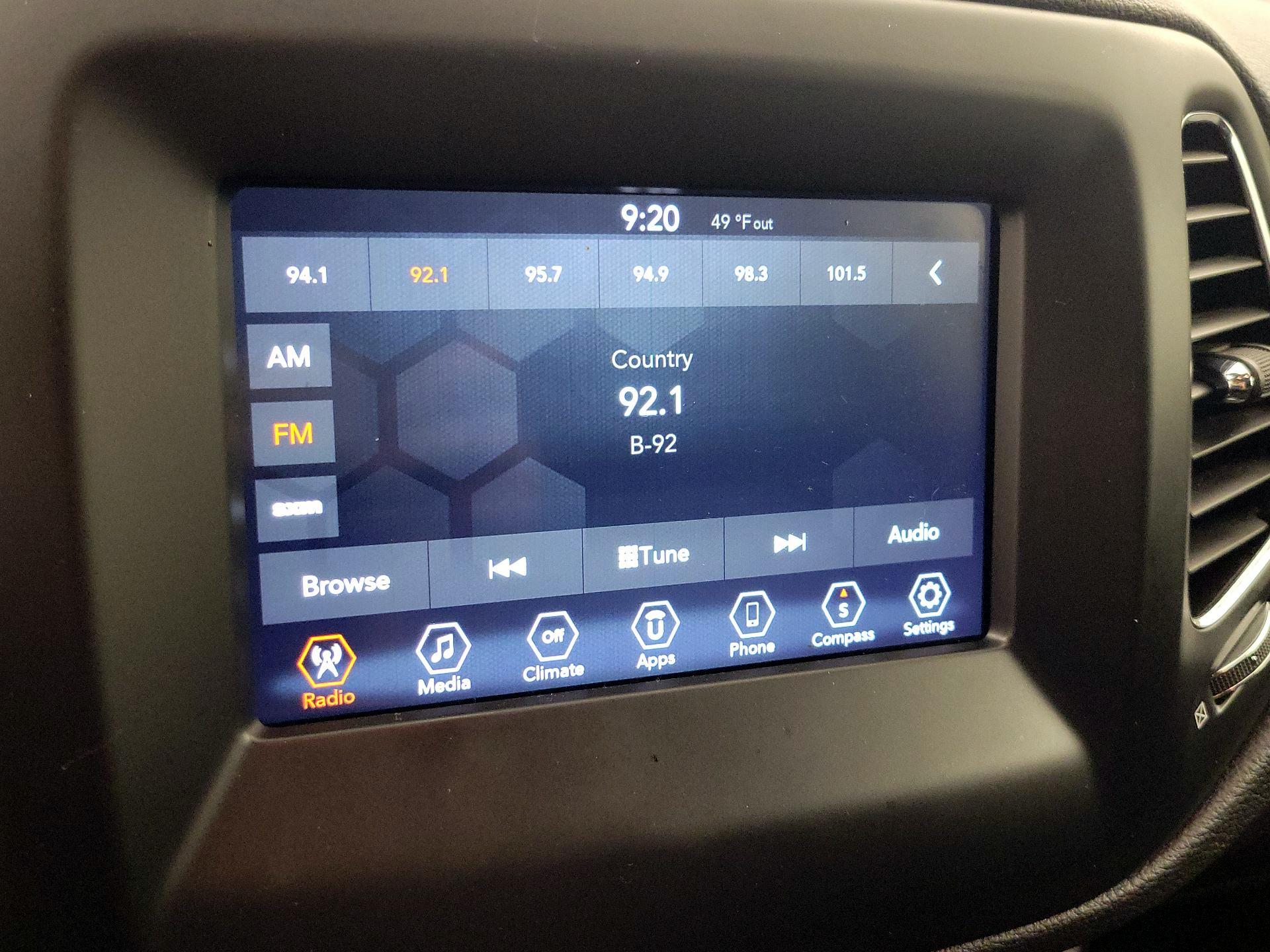 Thumbnail: 2020 Jeep Compass - 15