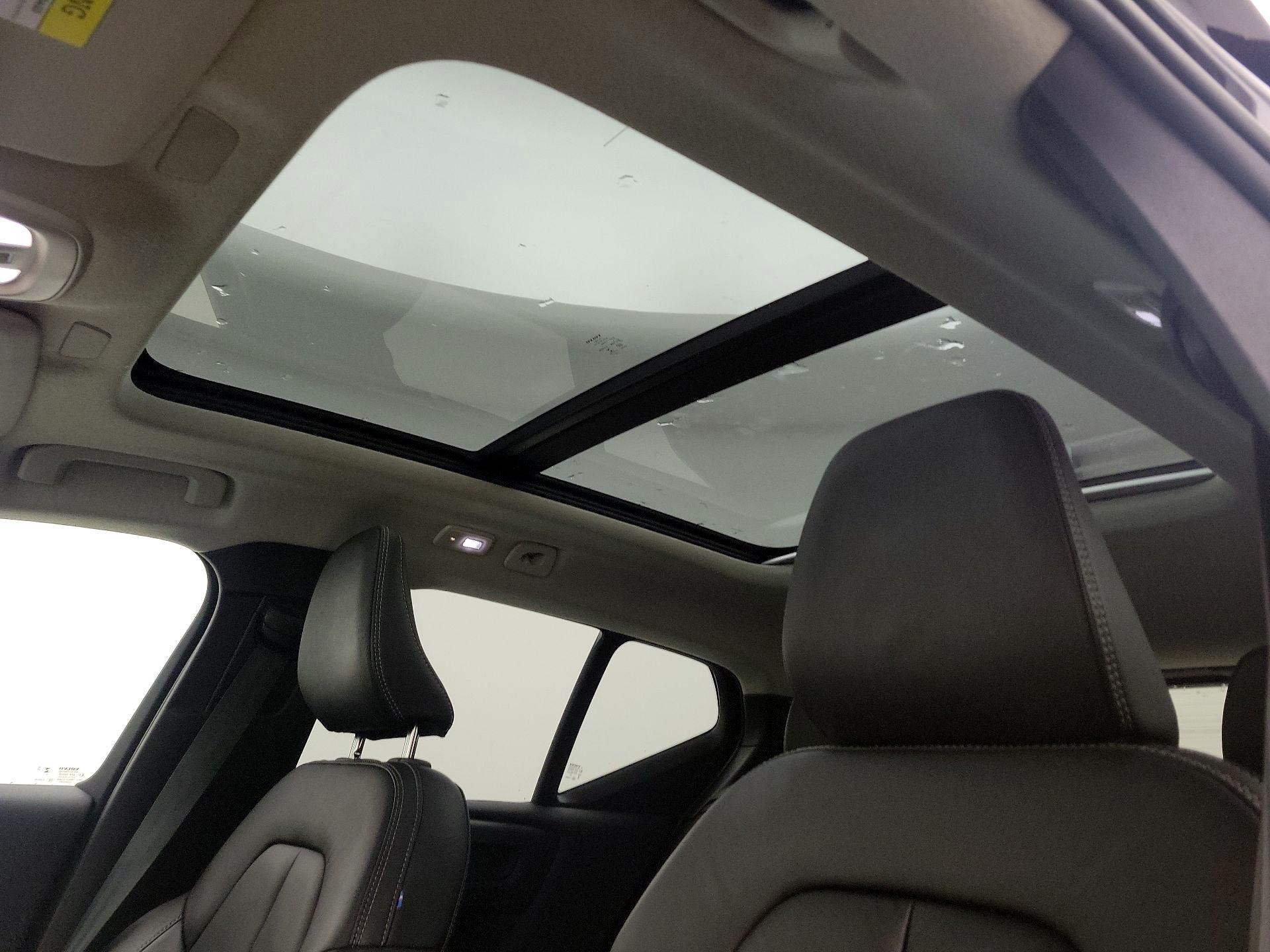 Thumbnail: 2023 Volvo XC40 - 19