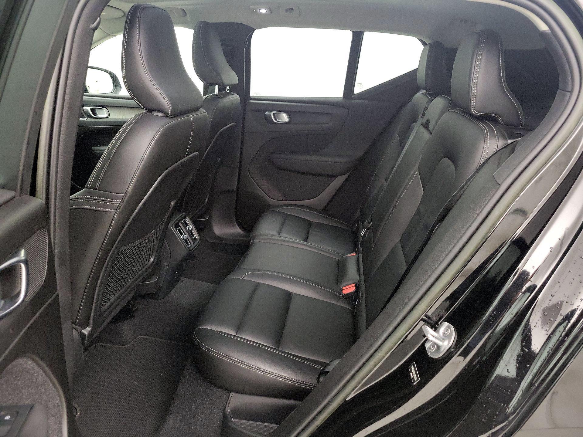 Thumbnail: 2023 Volvo XC40 - 20