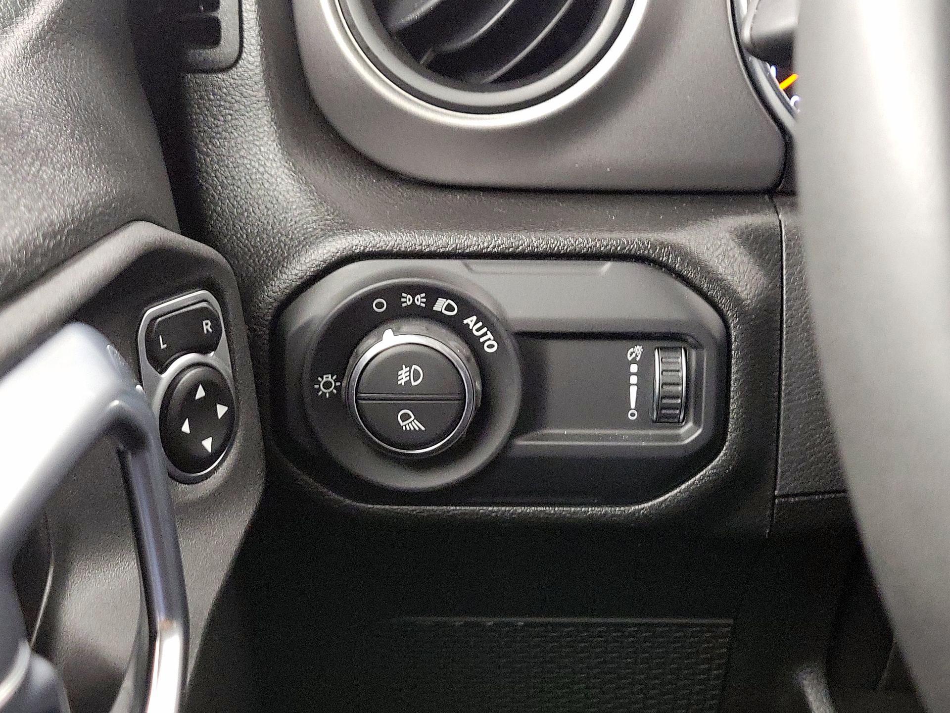 Thumbnail: 2023 Jeep Gladiator - 13