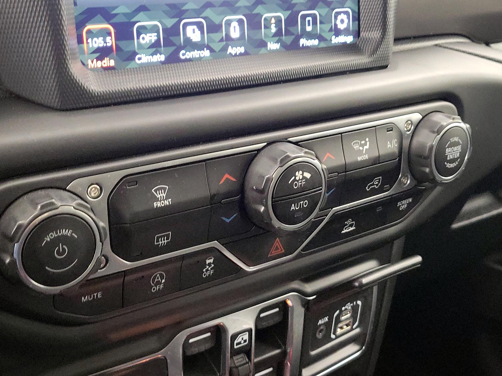 Thumbnail: 2023 Jeep Gladiator - 17