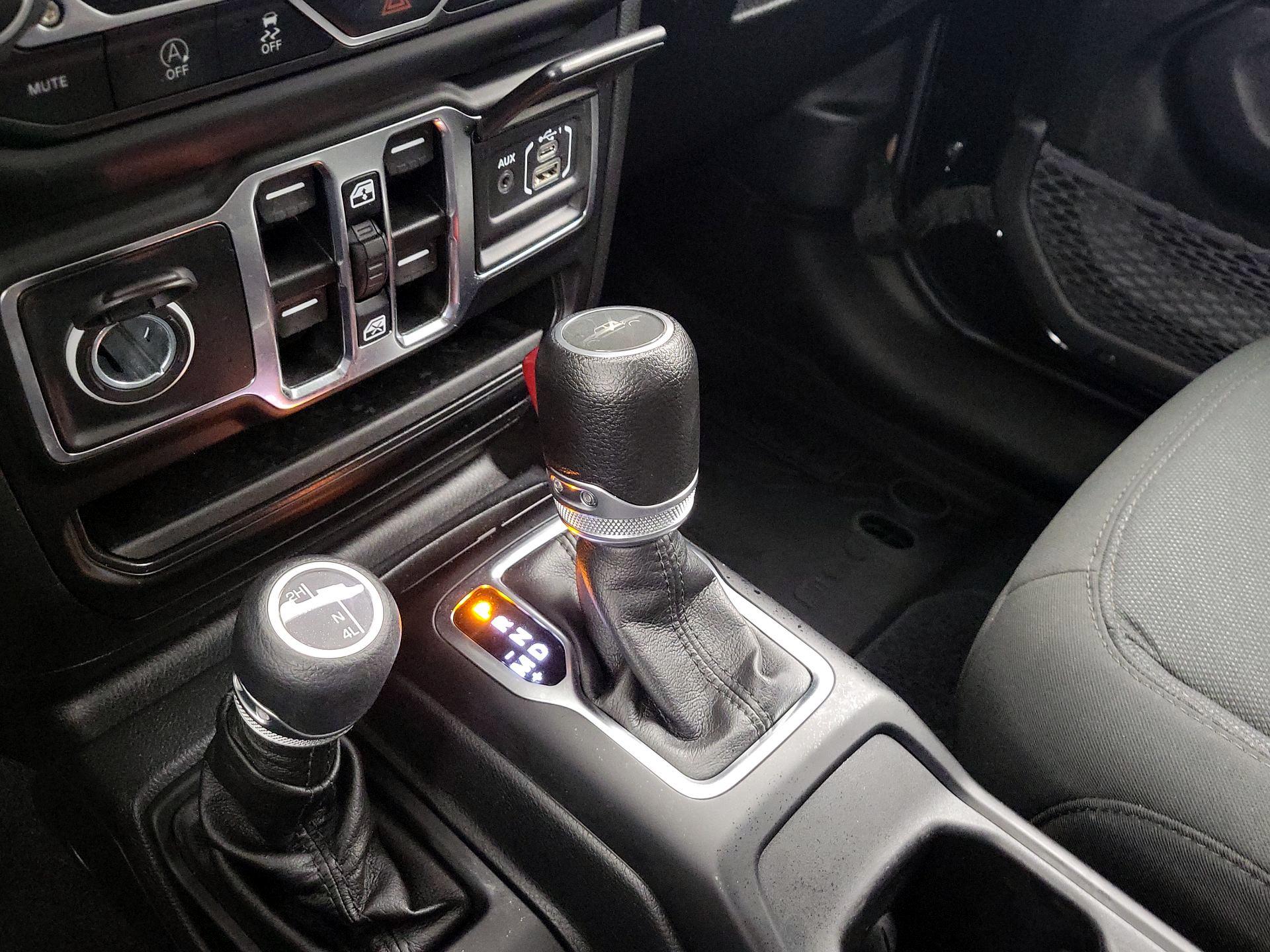 Thumbnail: 2023 Jeep Gladiator - 18