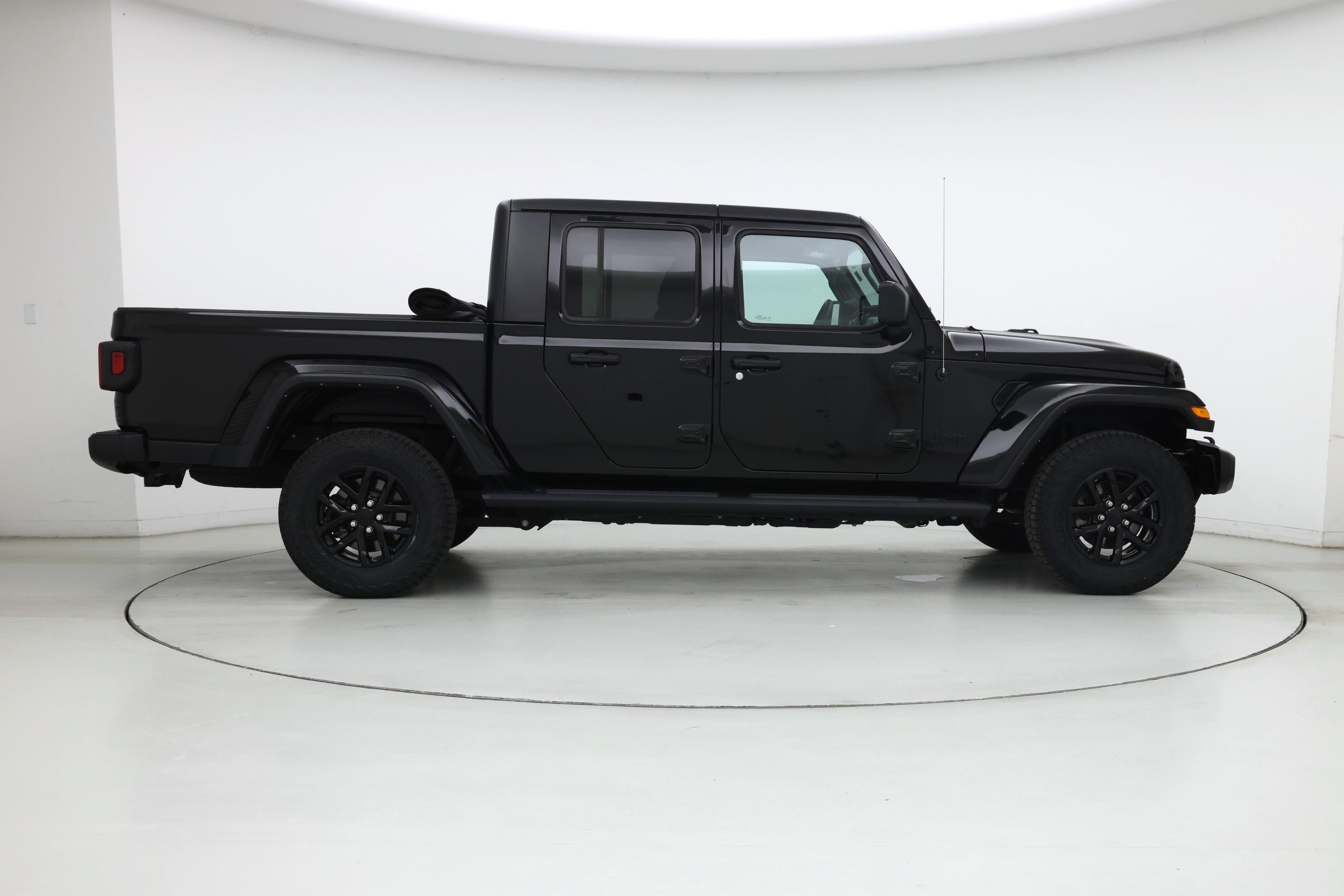 Thumbnail: 2023 Jeep Gladiator - 7