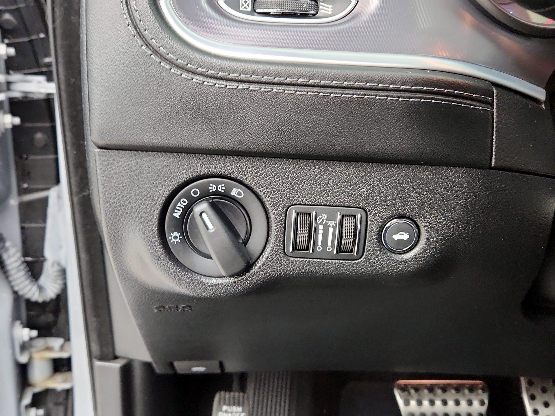 Thumbnail: 2021 Dodge Charger - 13