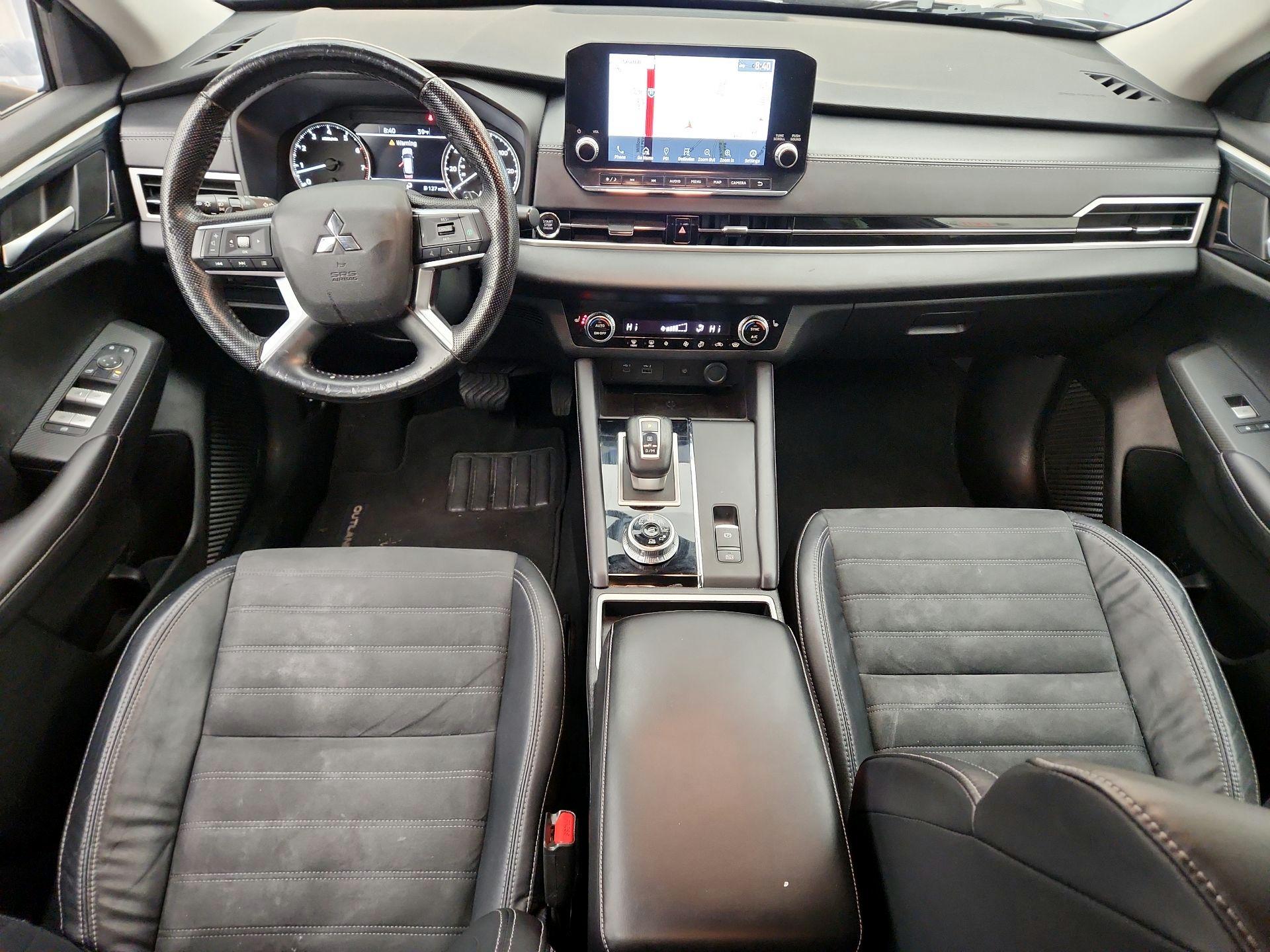 Thumbnail: 2022 Mitsubishi Outlander - 9