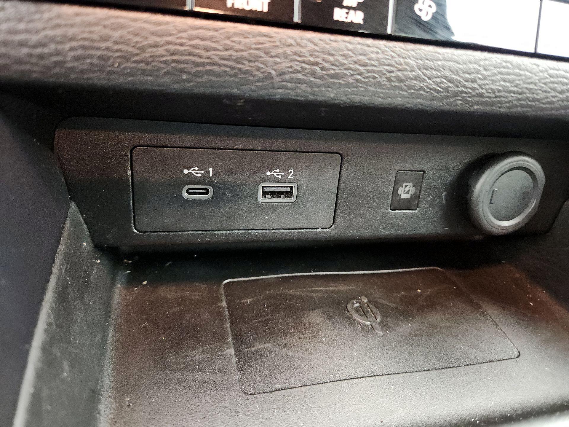 Thumbnail: 2022 Mitsubishi Outlander - 19