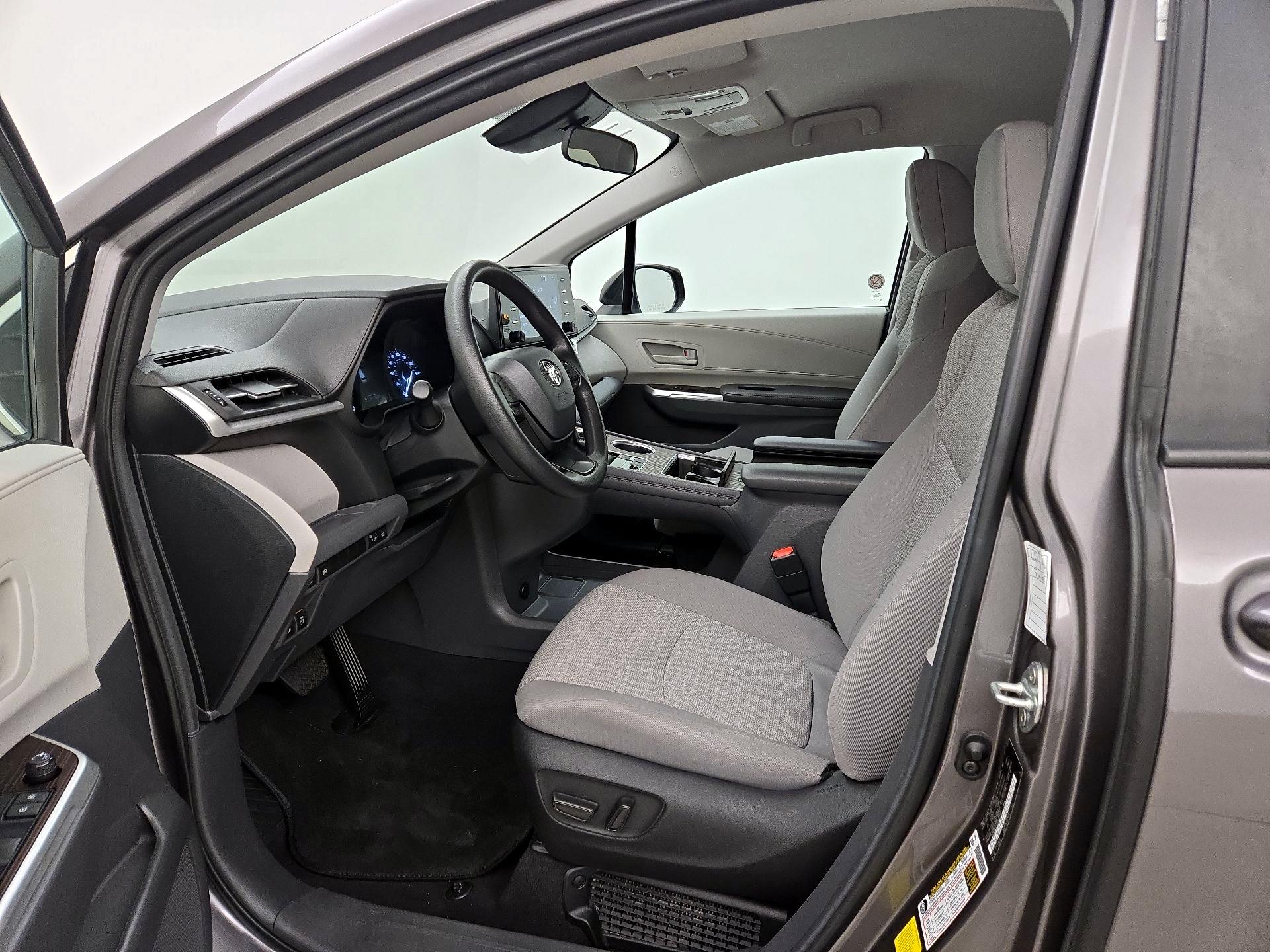 Thumbnail: 2024 Toyota Sienna - 11