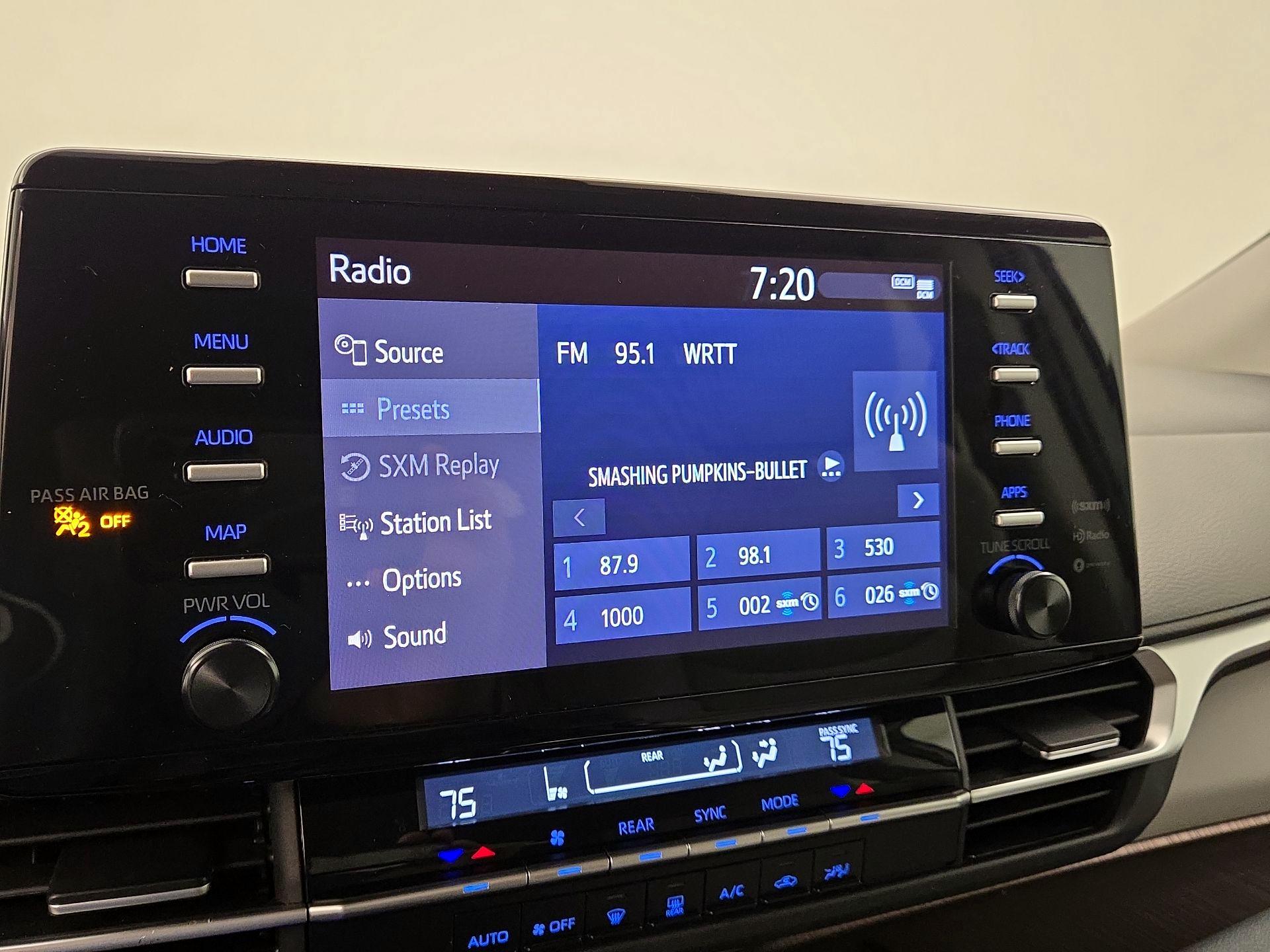 Thumbnail: 2024 Toyota Sienna - 15