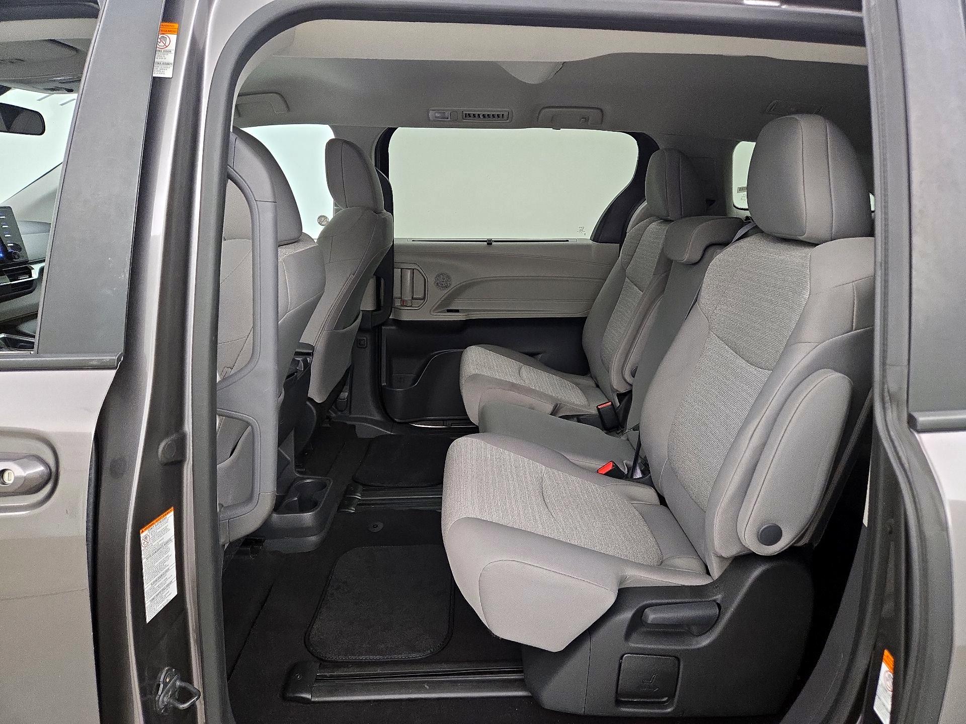 Thumbnail: 2024 Toyota Sienna - 19