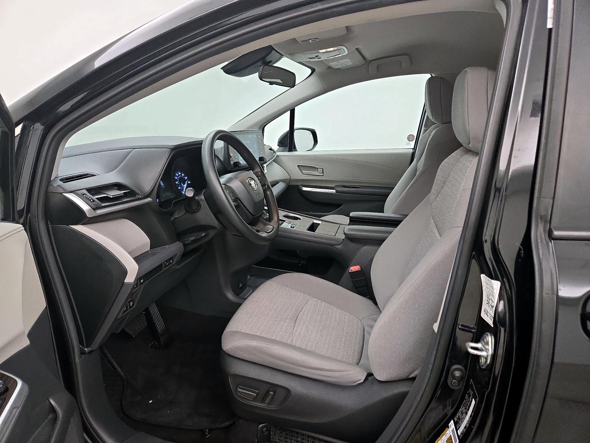 Thumbnail: 2024 Toyota Sienna - 11