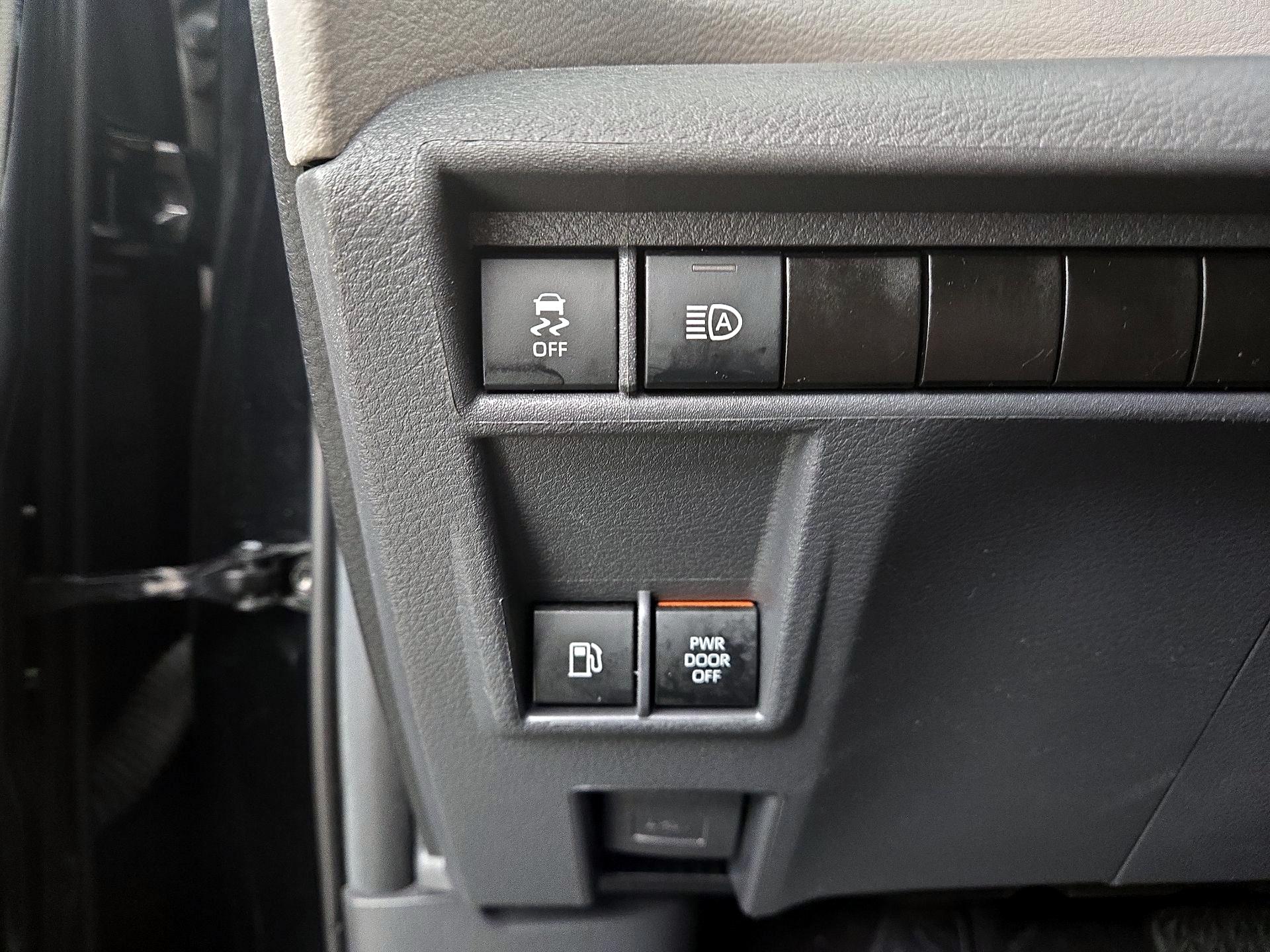 Thumbnail: 2024 Toyota Sienna - 13