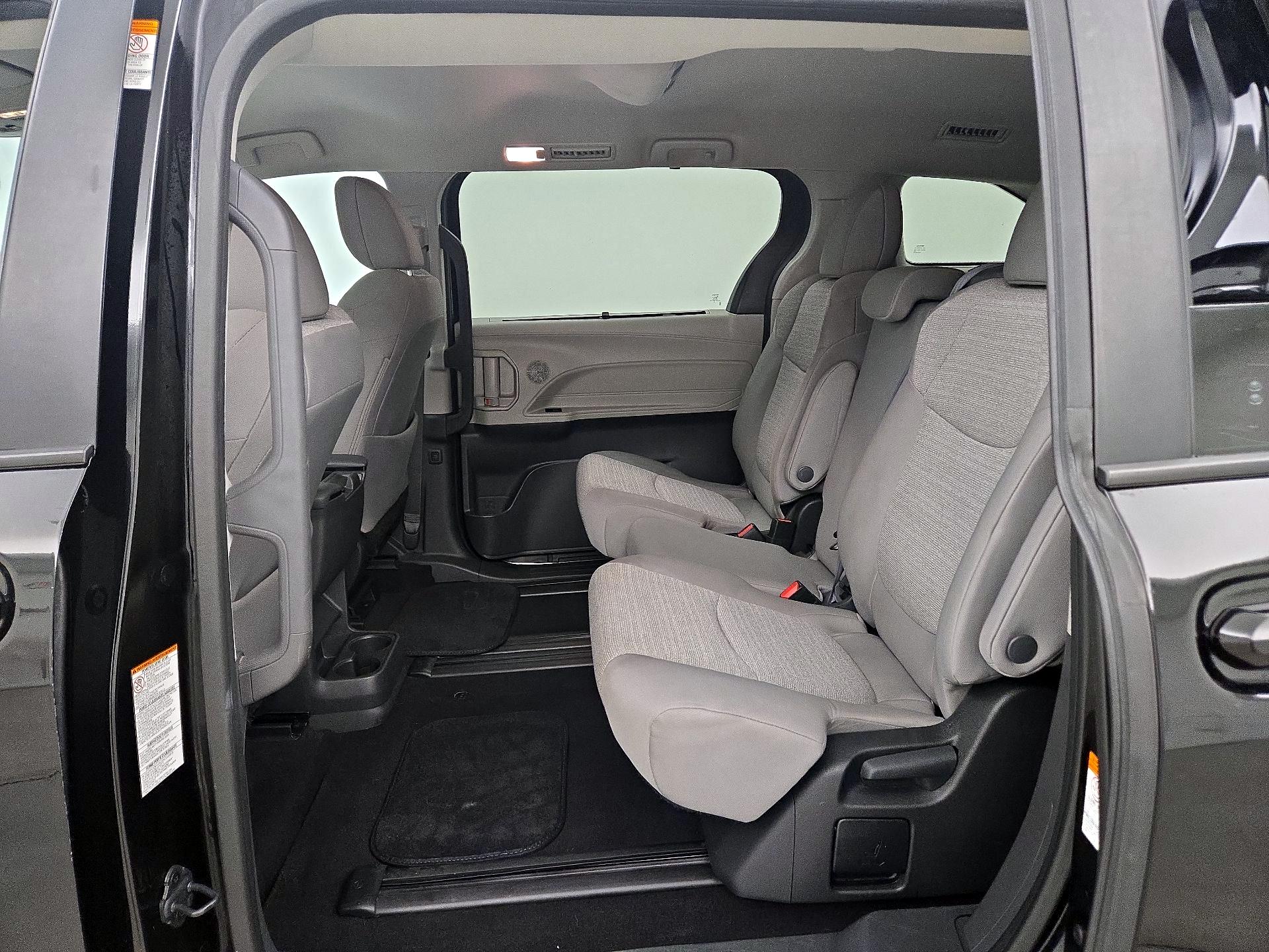 Thumbnail: 2024 Toyota Sienna - 19