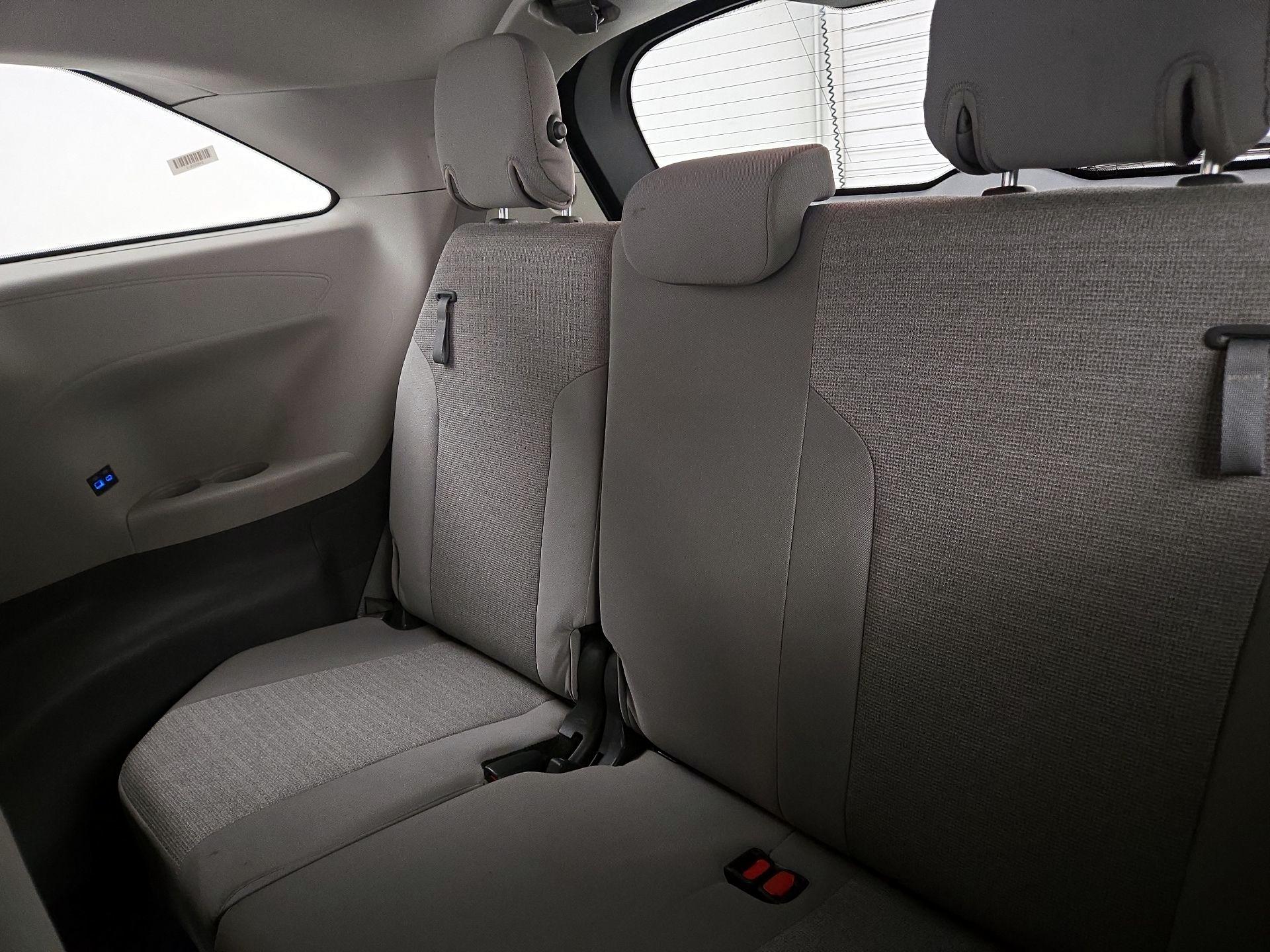 Thumbnail: 2024 Toyota Sienna - 20