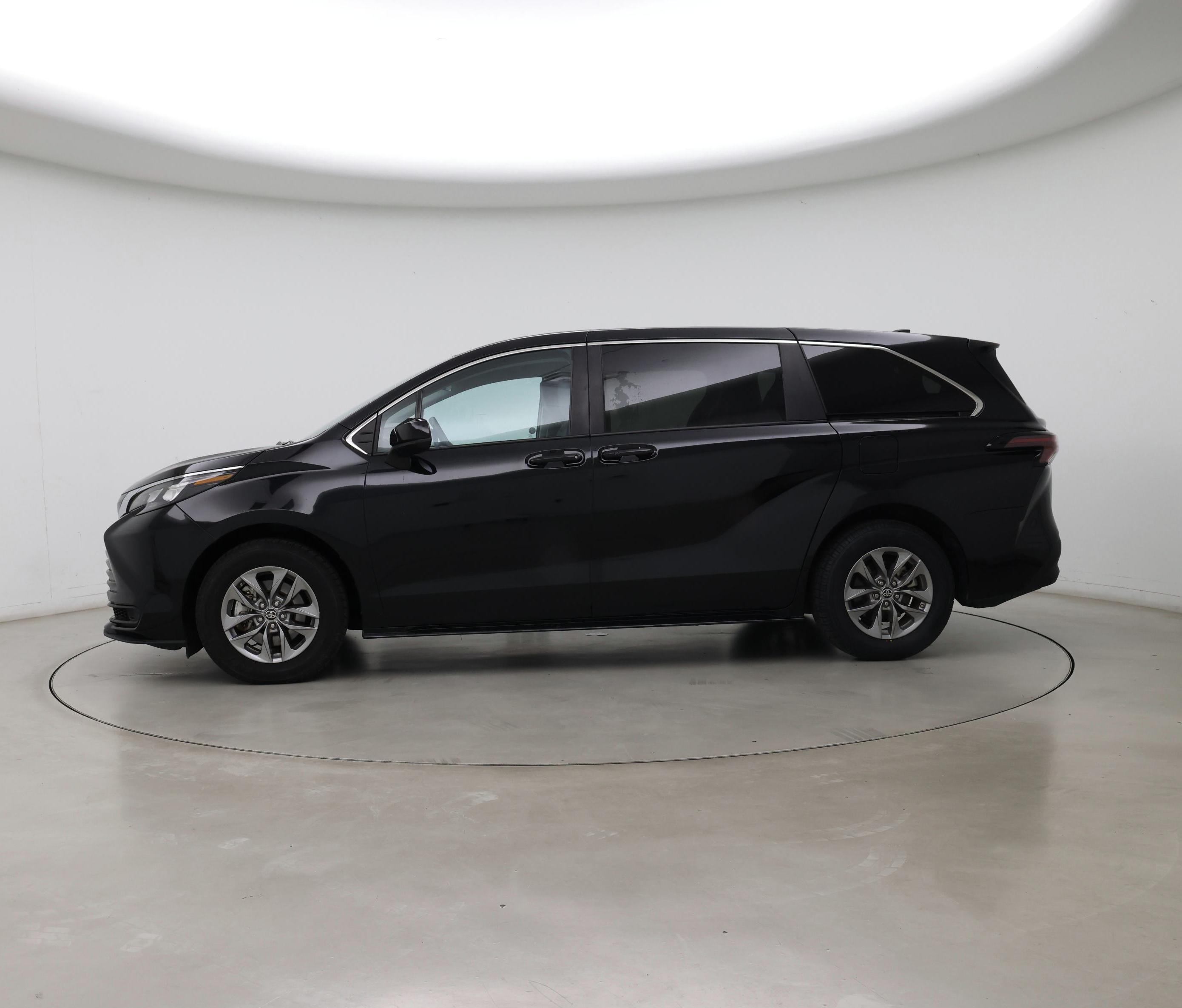 Thumbnail: 2024 Toyota Sienna - 3
