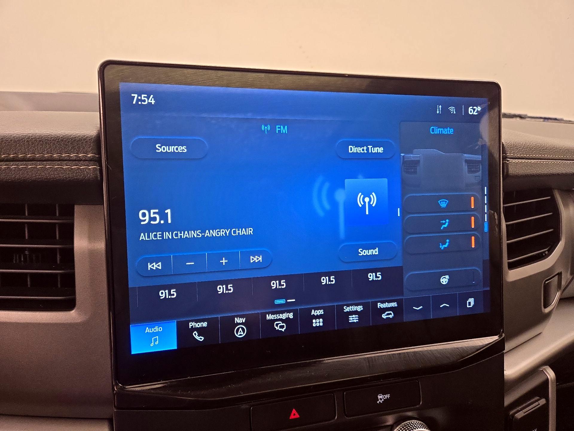 Thumbnail: 2022 Ford Expedition - 16