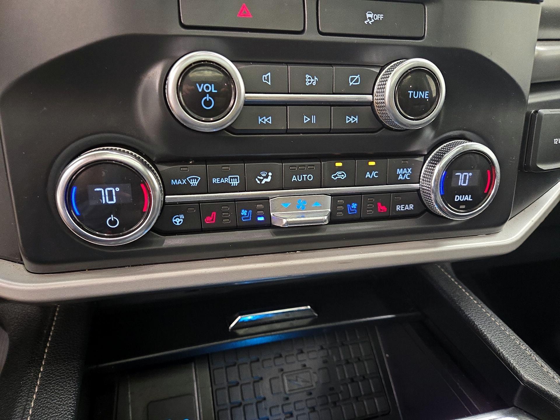 Thumbnail: 2022 Ford Expedition - 17