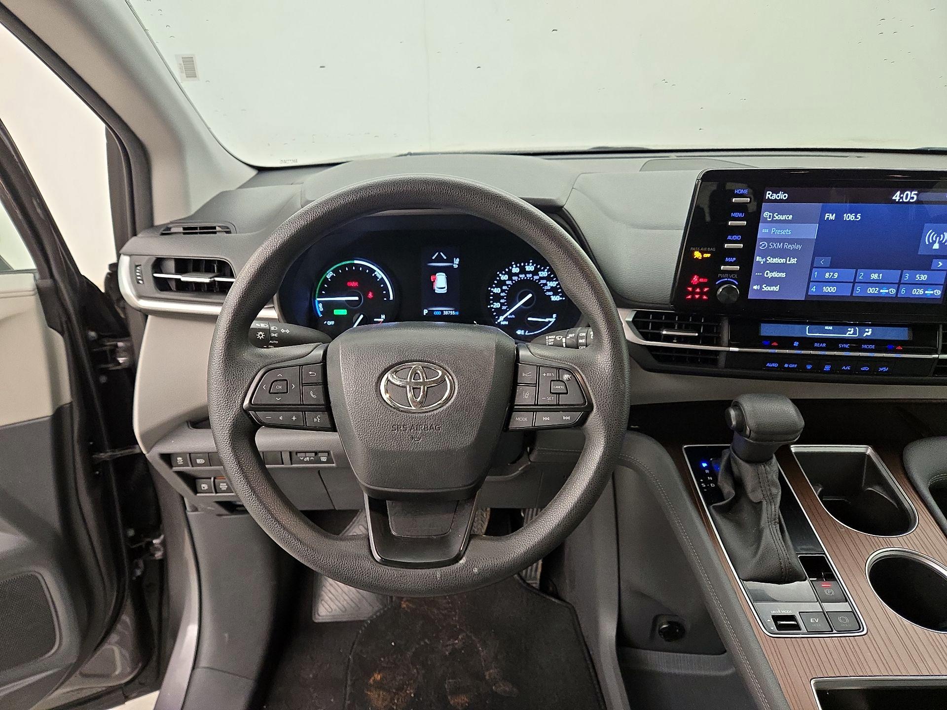 Thumbnail: 2024 Toyota Sienna - 10